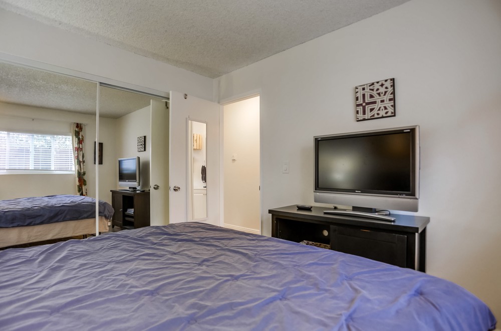 Virtual tour photo 38 of 52 for 4342 39th St
