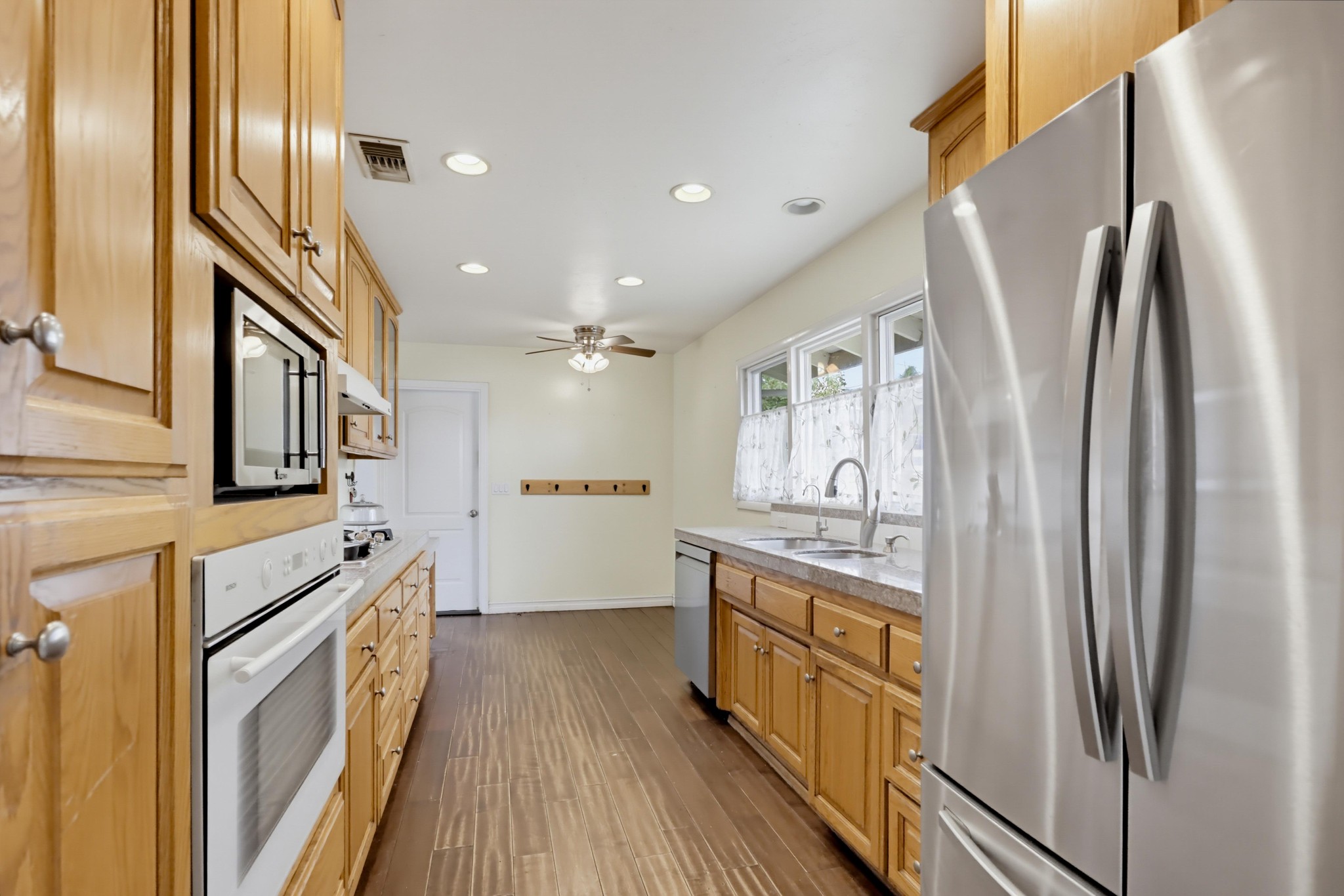 Virtual tour photo 7 of 66 for 4342 Miriam Pl