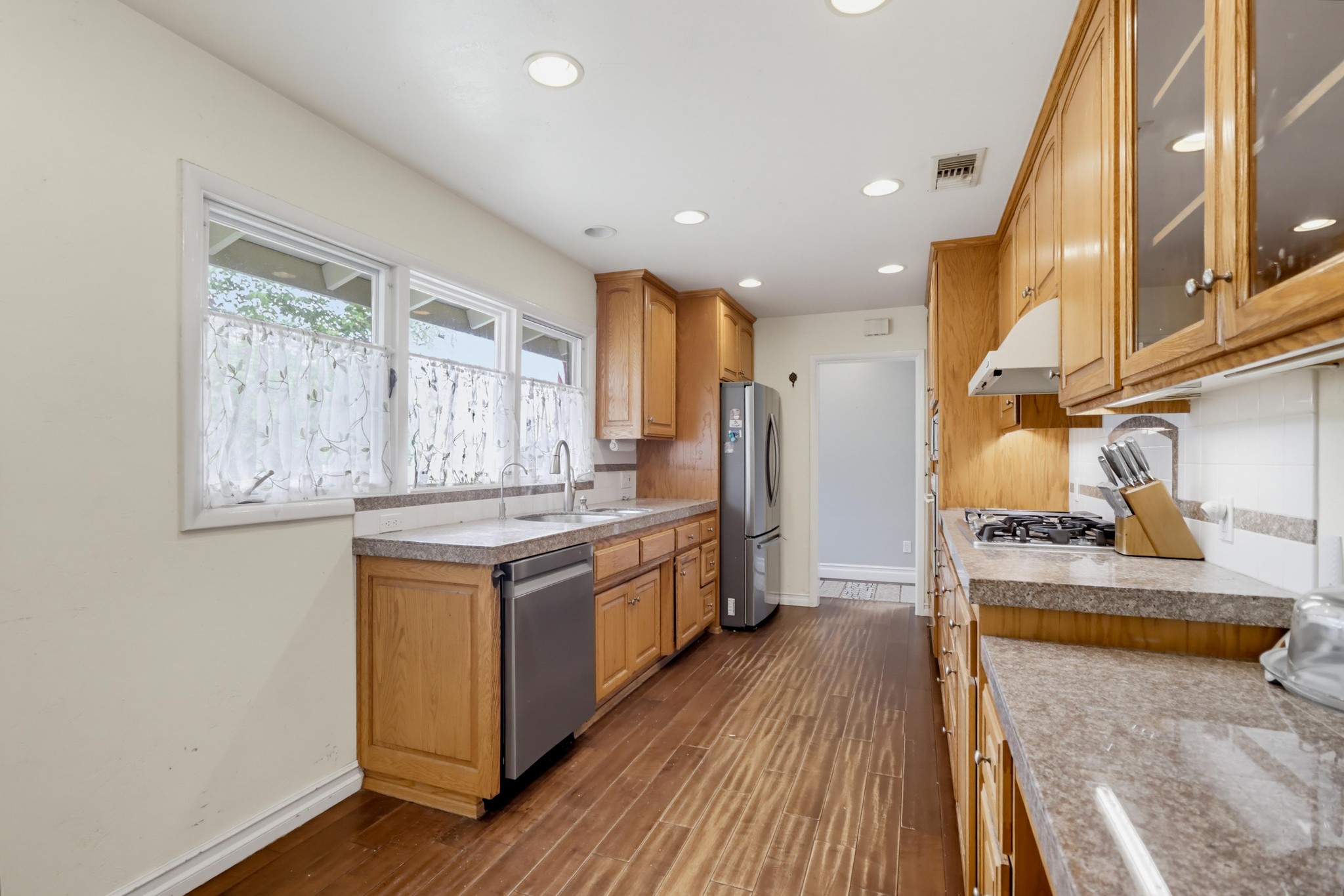 Virtual tour photo 8 of 66 for 4342 Miriam Pl