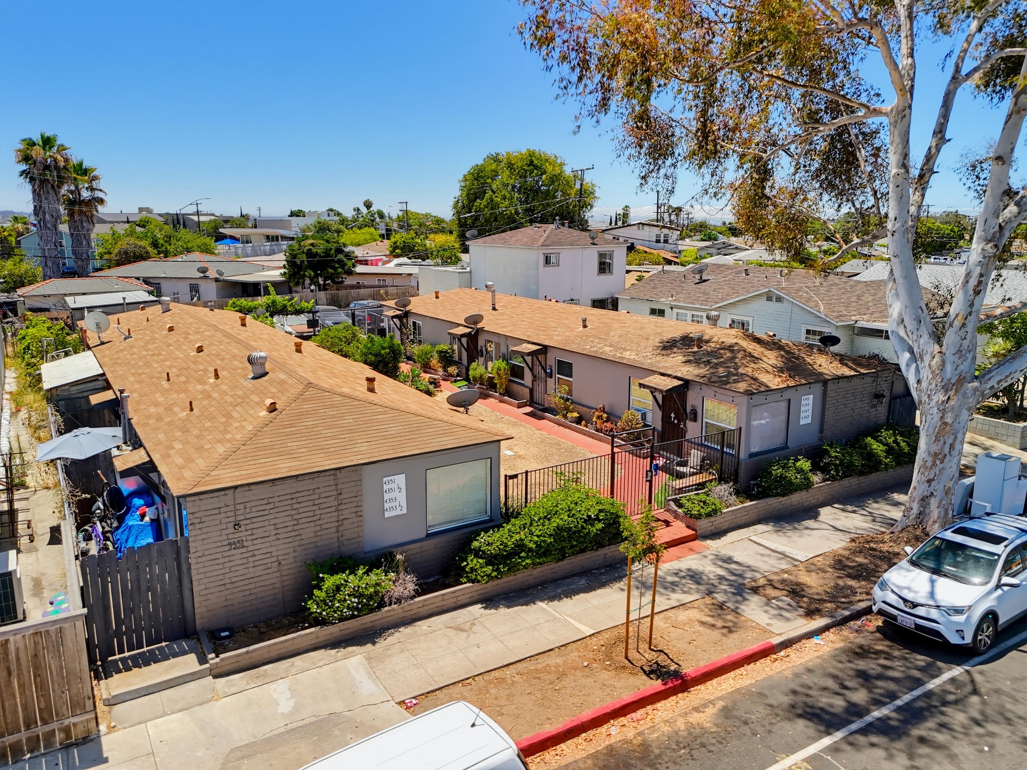 Virtual tour photo 4 of 23 for 4343-53 Poplar St