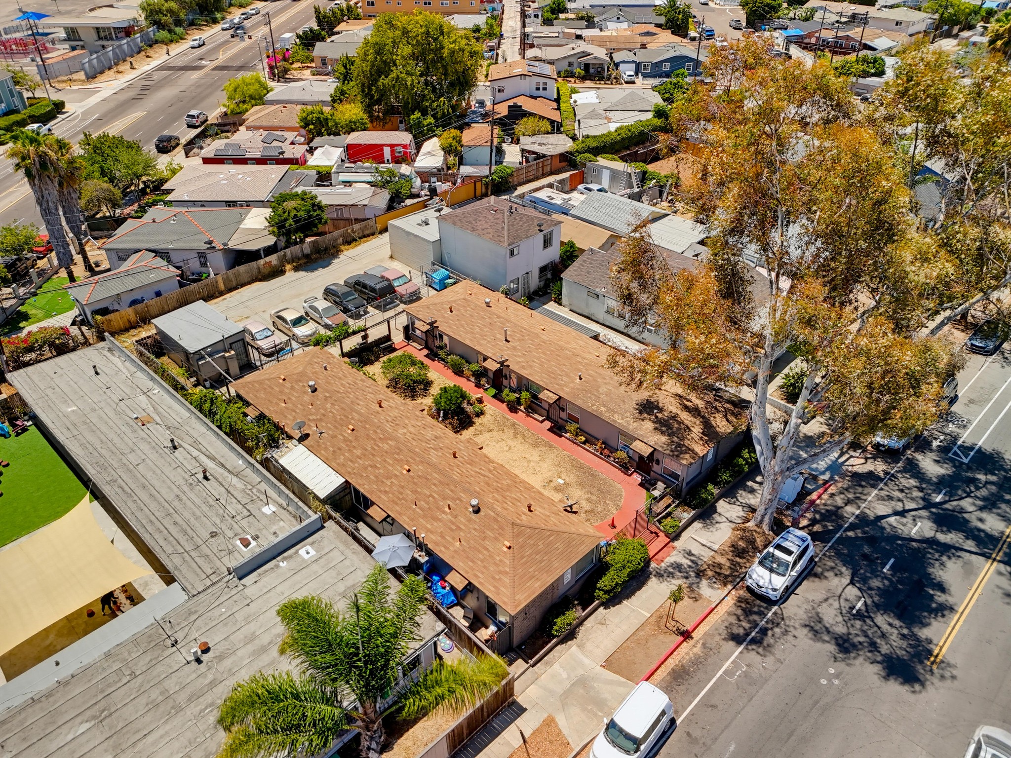 Virtual tour photo 16 of 23 for 4343-53 Poplar St