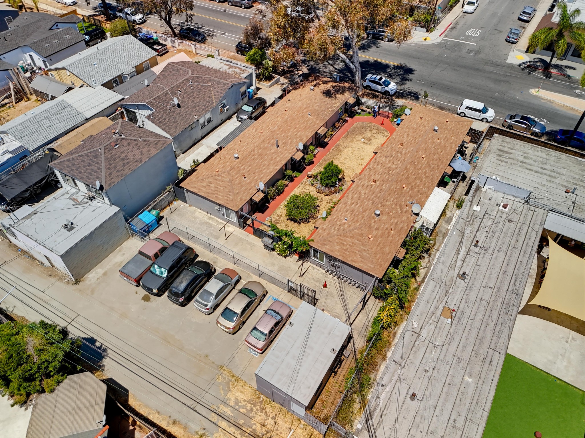 Virtual tour photo 18 of 23 for 4343-53 Poplar St