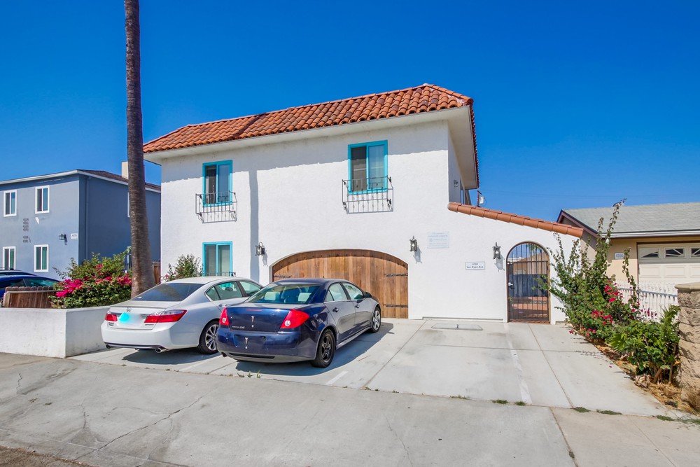 Virtual tour photo 1 of 24 for 4344 Van Dyke Ave