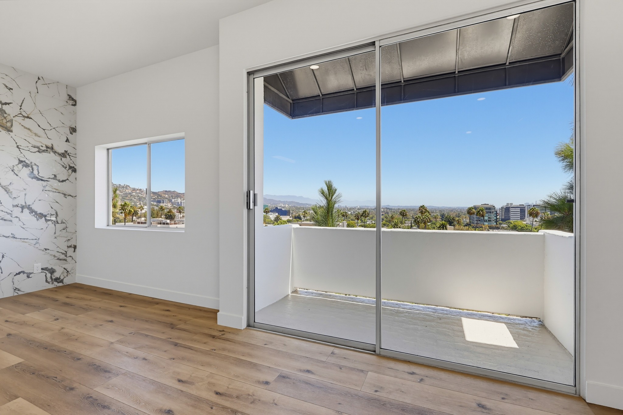 Virtual tour photo 7 of 78 for 435 N Oakhurst Dr #1002