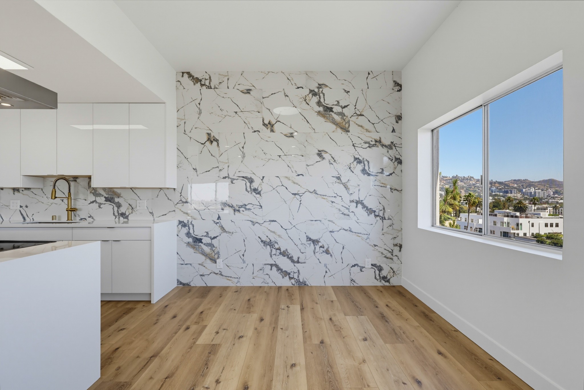 Virtual tour photo 15 of 78 for 435 N Oakhurst Dr #1002