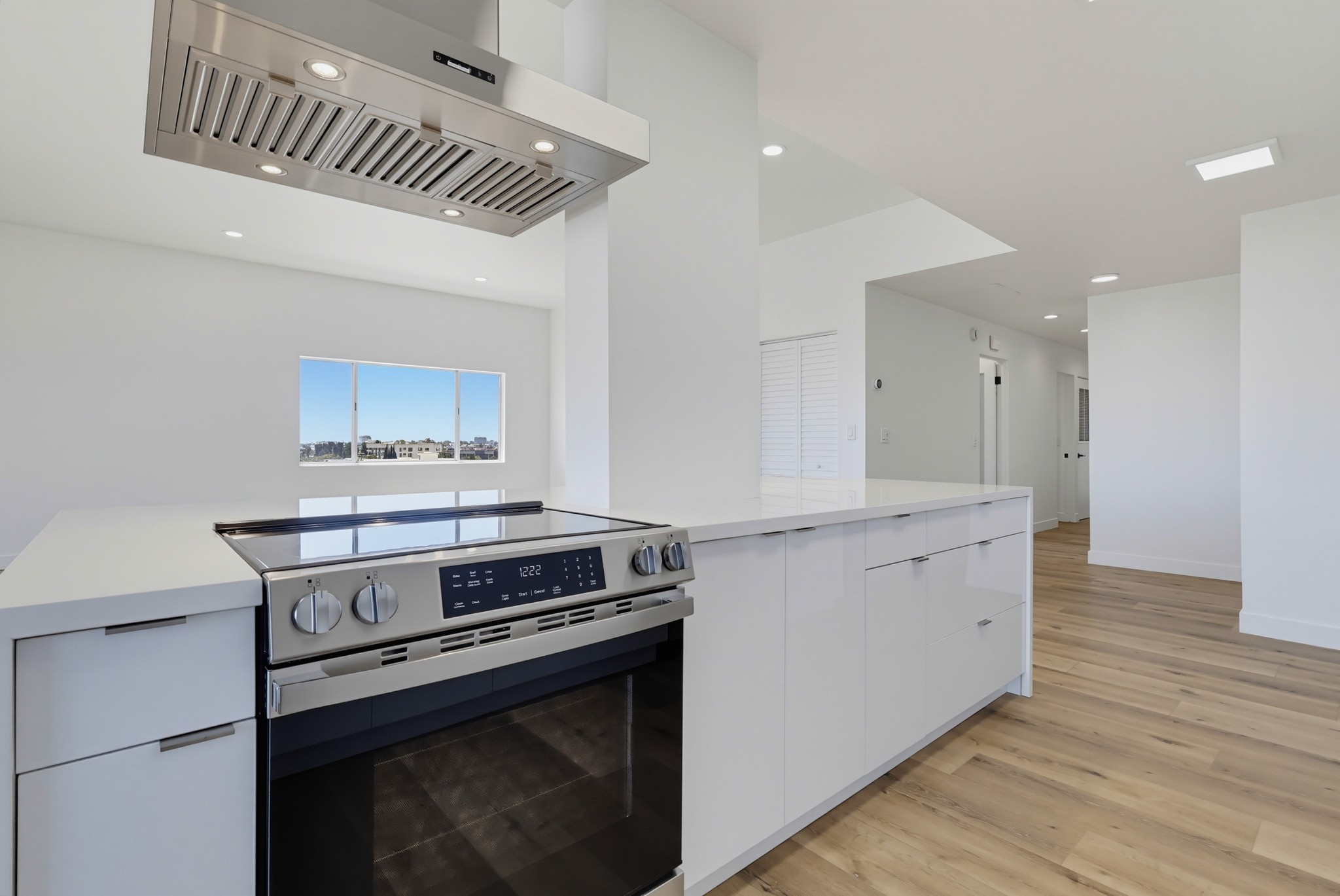 Virtual tour photo 22 of 78 for 435 N Oakhurst Dr #1002