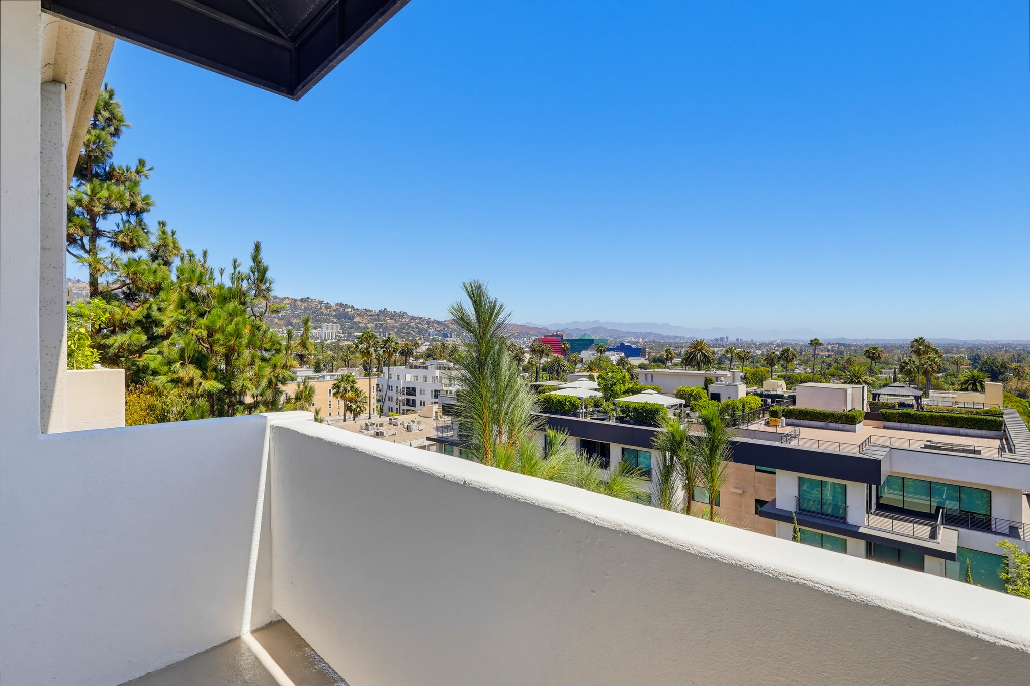 Virtual tour photo 26 of 78 for 435 N Oakhurst Dr #1002