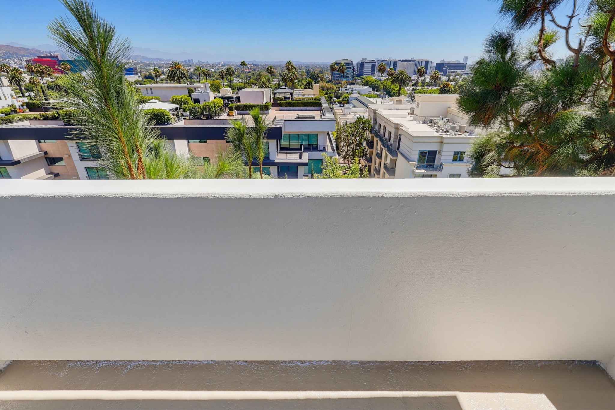 Virtual tour photo 27 of 78 for 435 N Oakhurst Dr #1002
