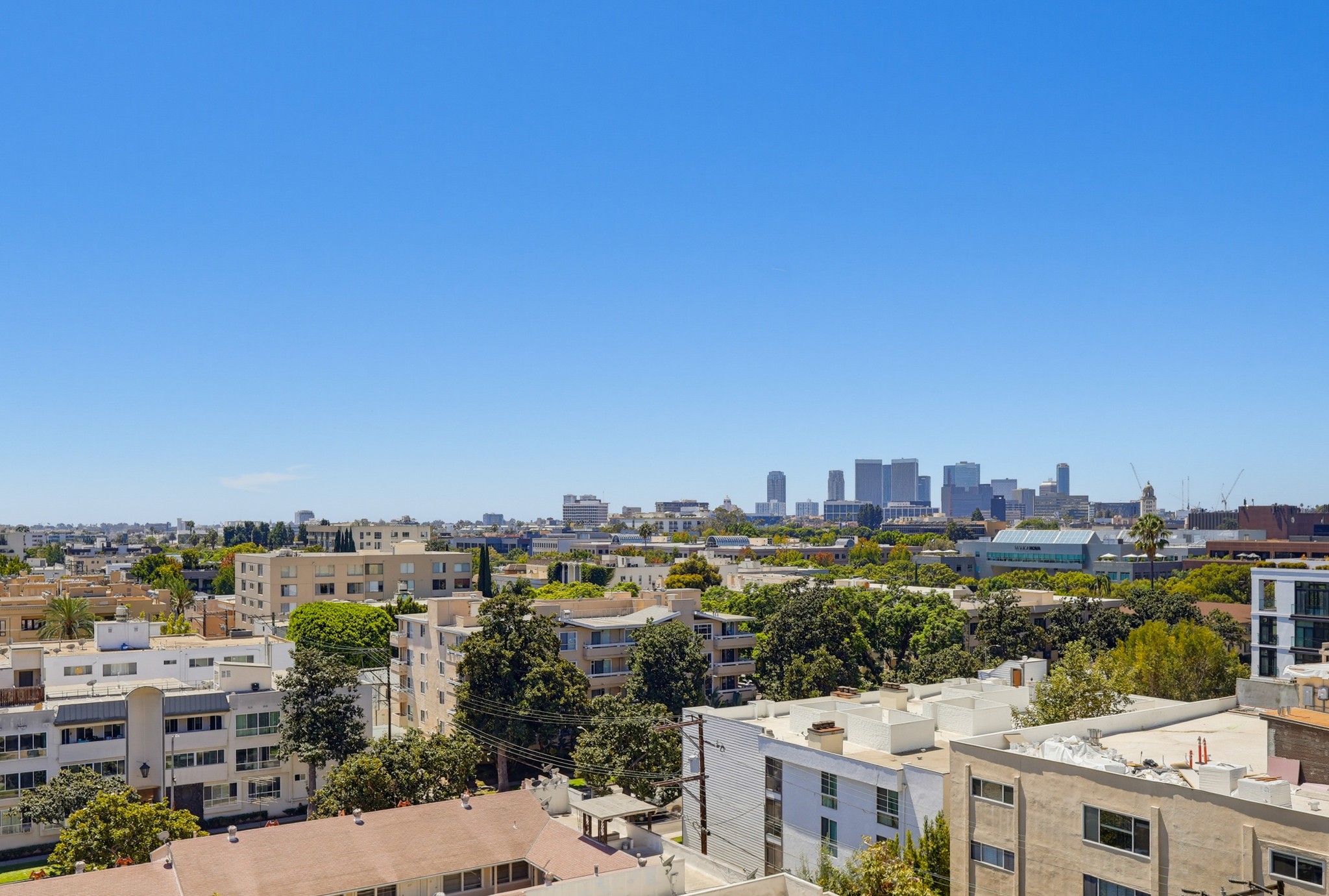 Virtual tour photo 32 of 78 for 435 N Oakhurst Dr #1002