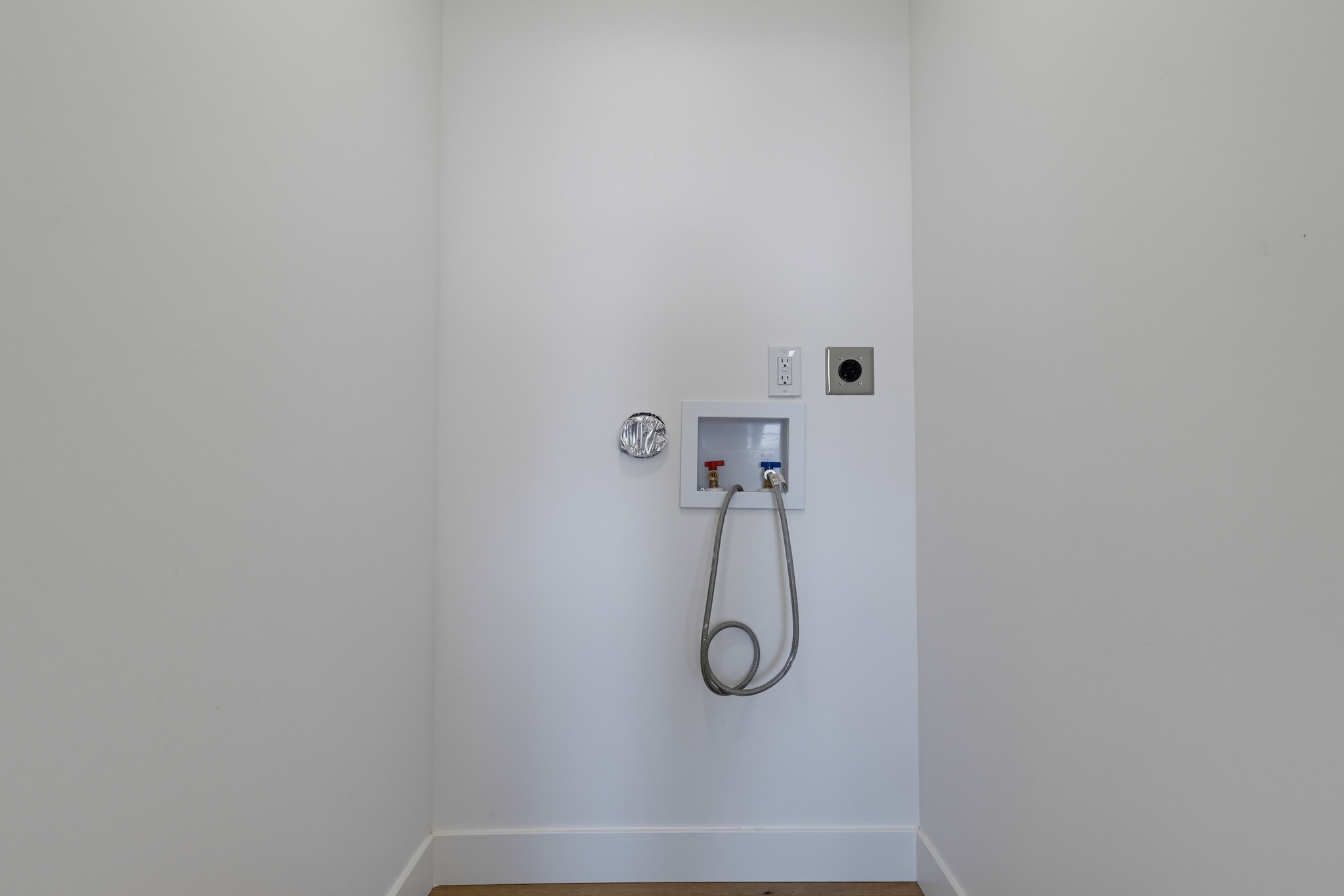 Virtual tour photo 33 of 78 for 435 N Oakhurst Dr #1002