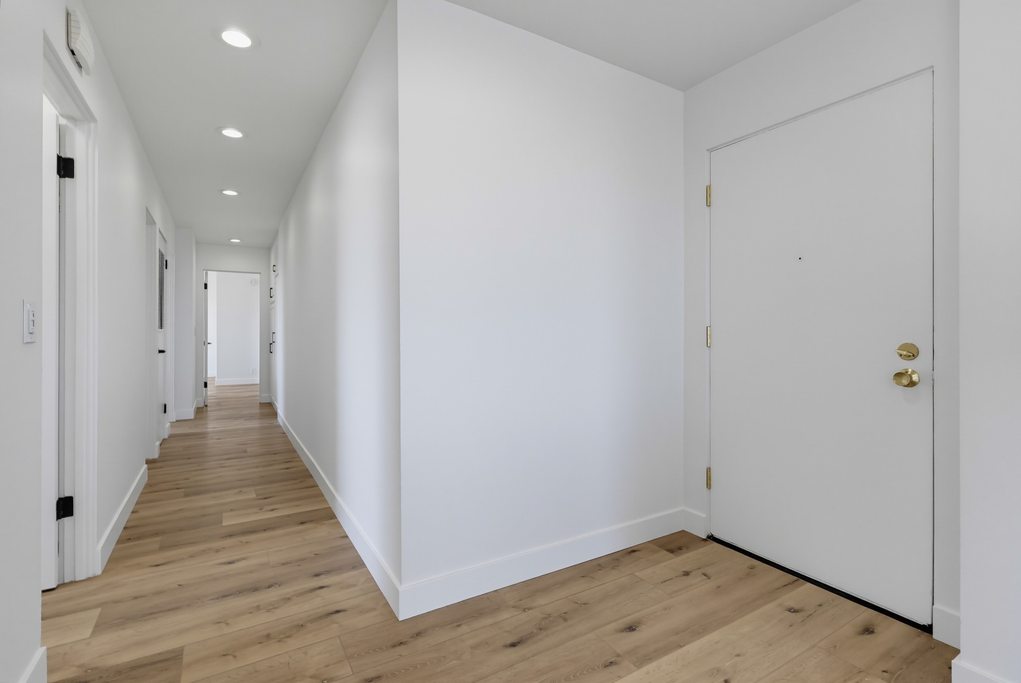 Virtual tour photo 34 of 78 for 435 N Oakhurst Dr #1002