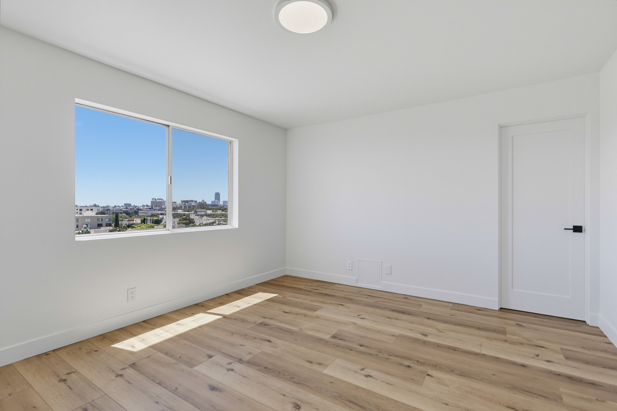 Virtual tour photo 38 of 78 for 435 N Oakhurst Dr #1002