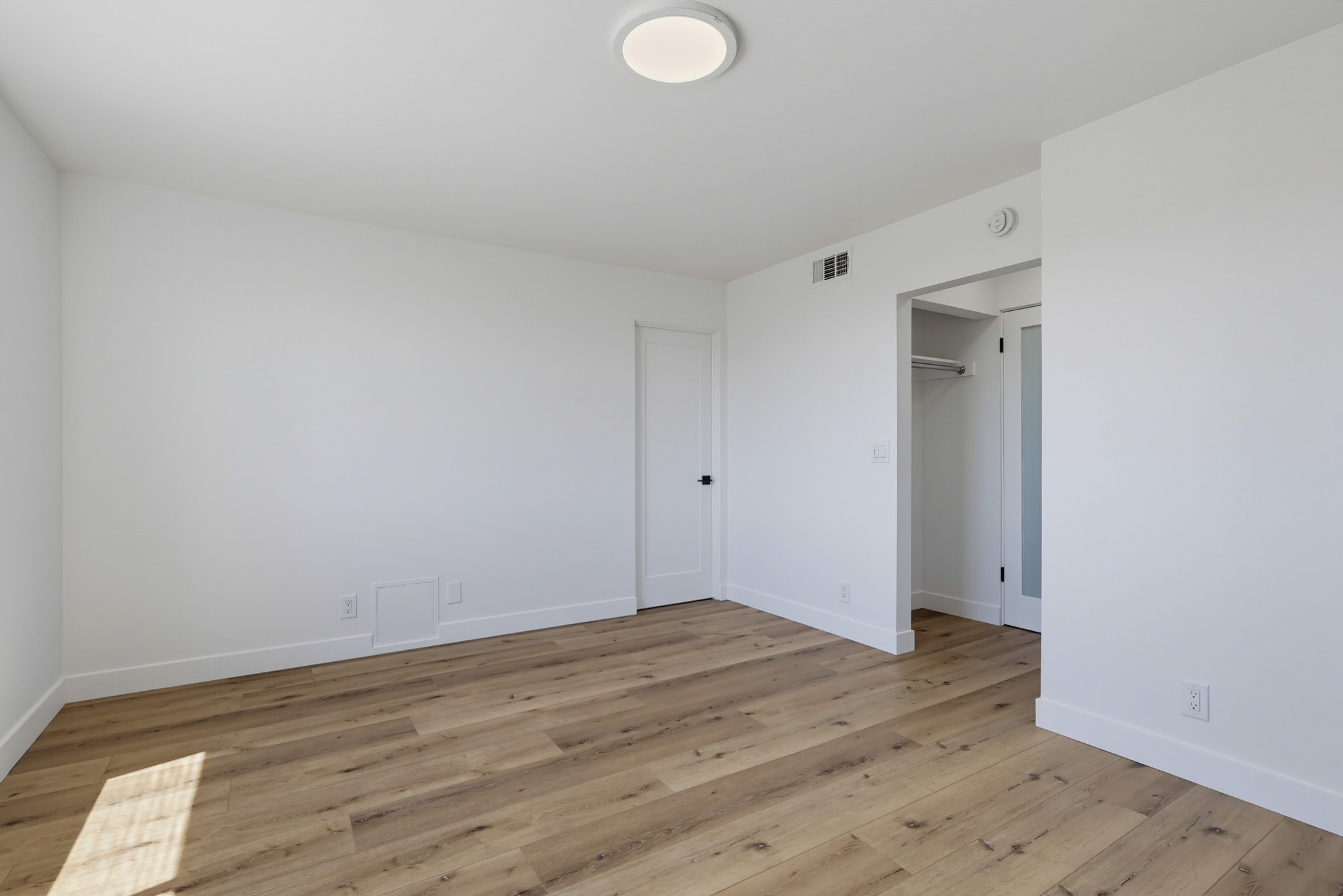 Virtual tour photo 39 of 78 for 435 N Oakhurst Dr #1002