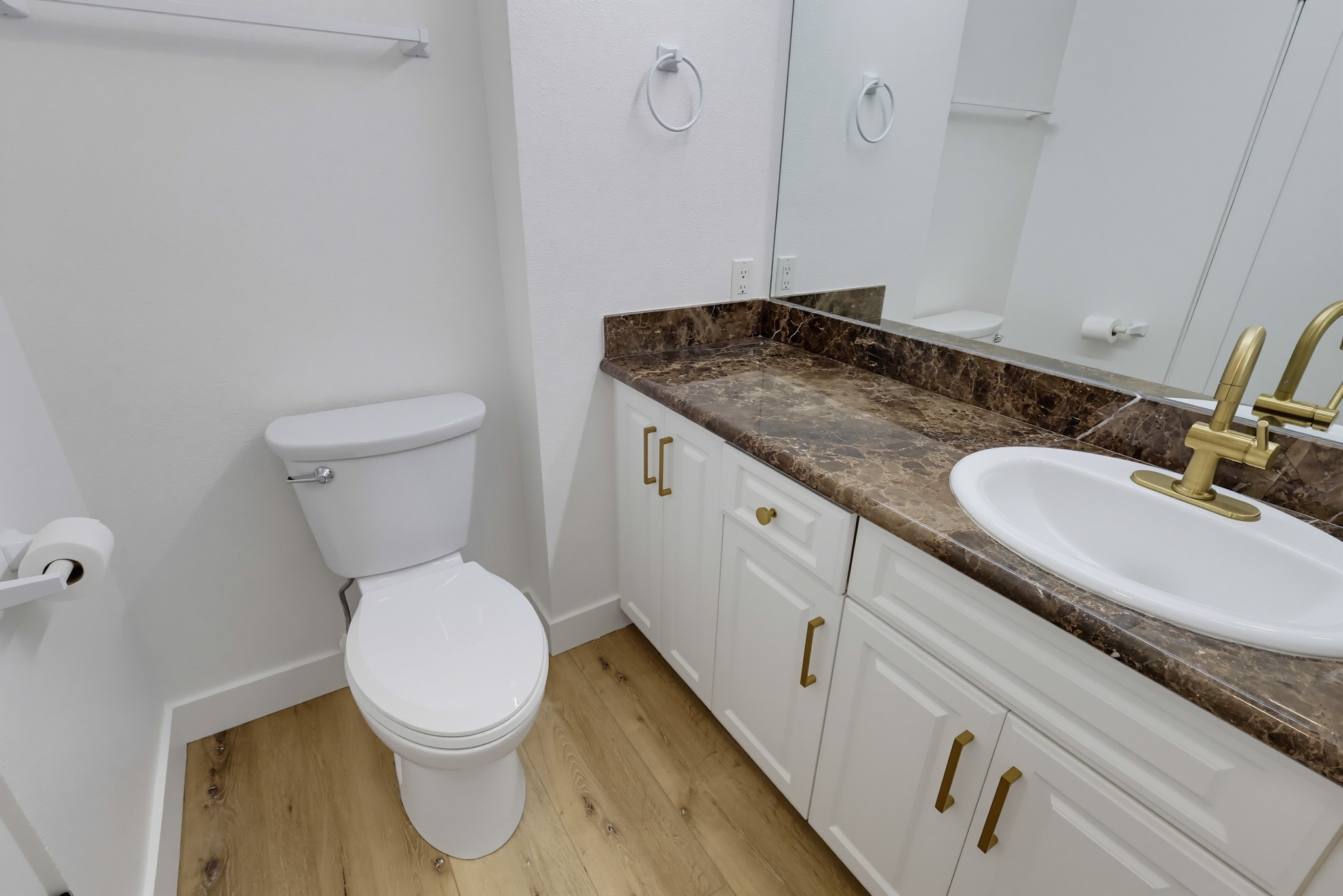Virtual tour photo 45 of 78 for 435 N Oakhurst Dr #1002