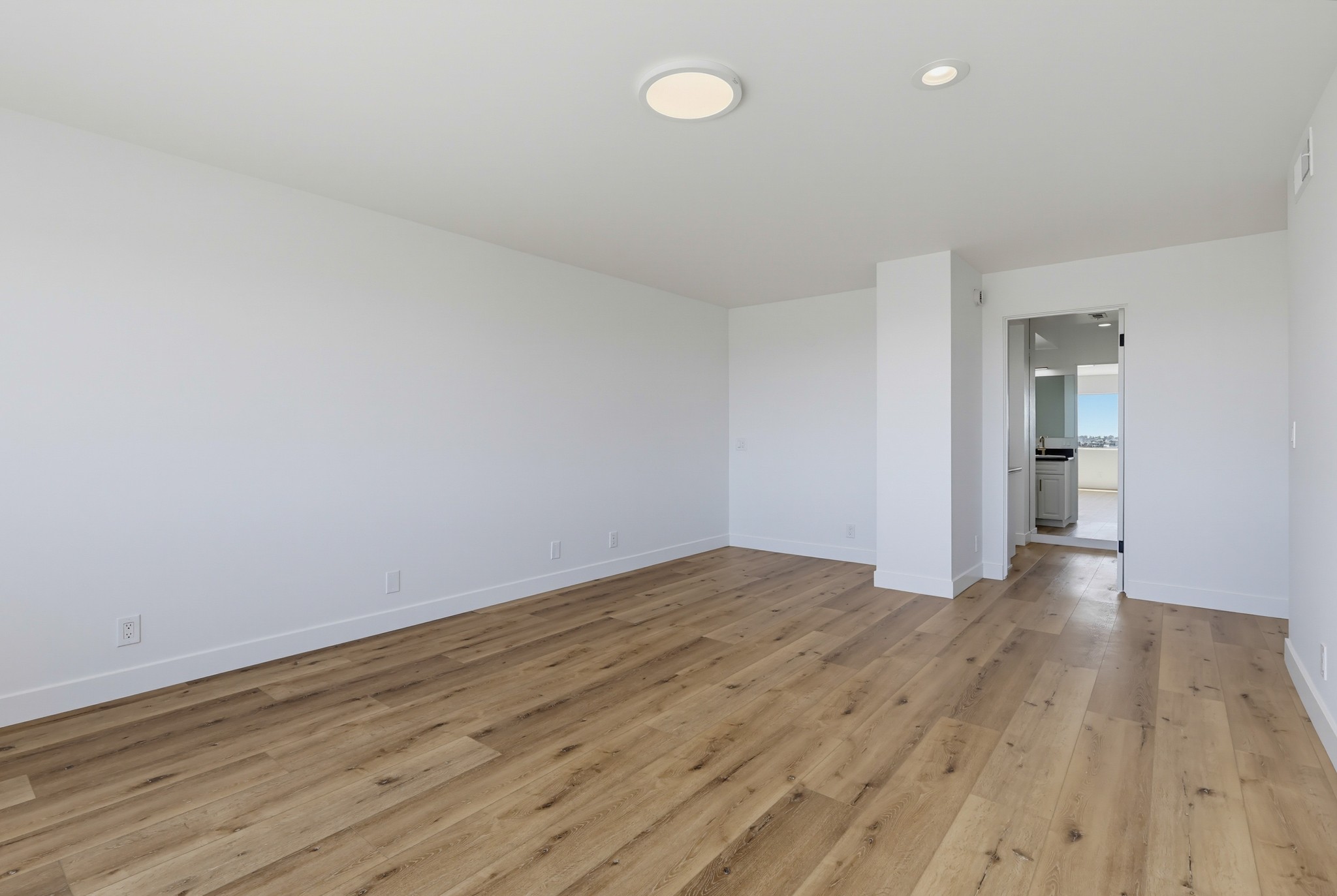 Virtual tour photo 58 of 78 for 435 N Oakhurst Dr #1002