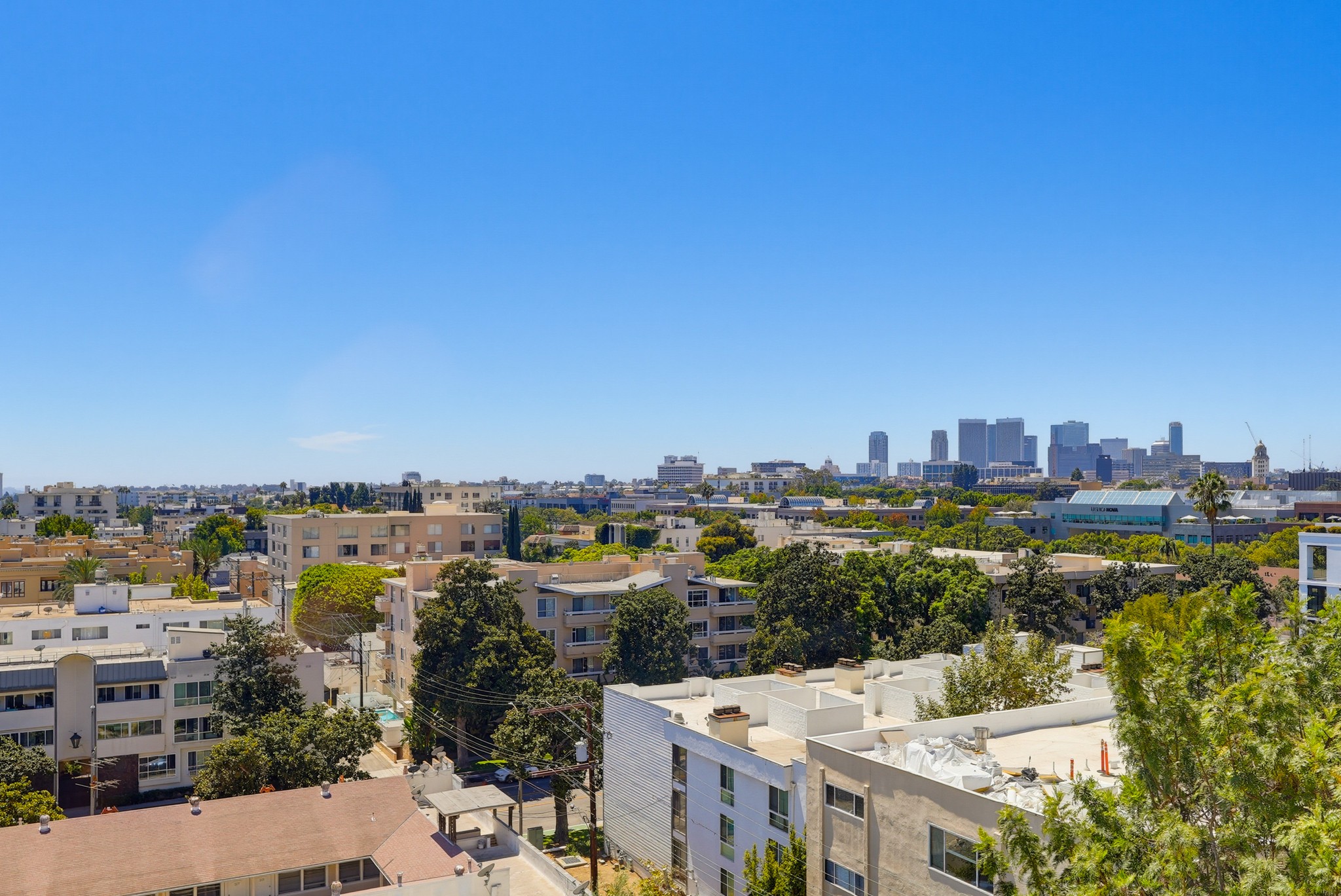 Virtual tour photo 60 of 78 for 435 N Oakhurst Dr #1002