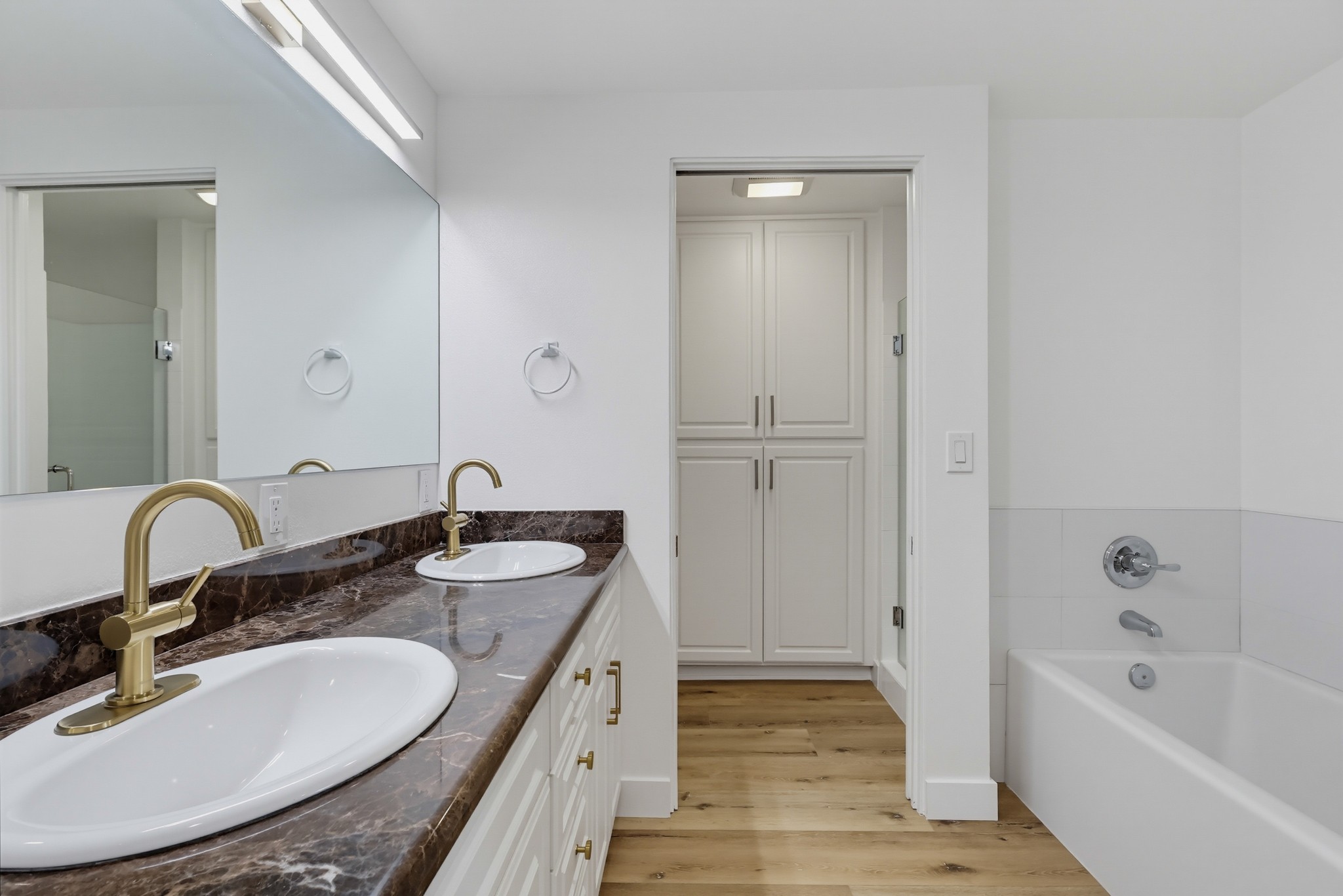 Virtual tour photo 63 of 78 for 435 N Oakhurst Dr #1002