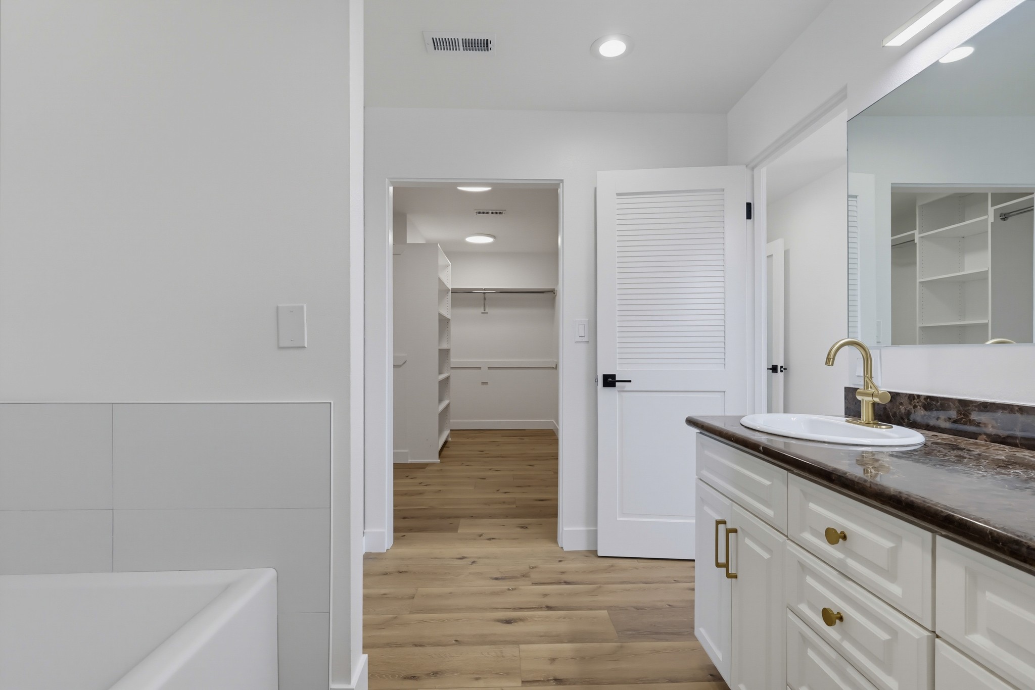 Virtual tour photo 67 of 78 for 435 N Oakhurst Dr #1002