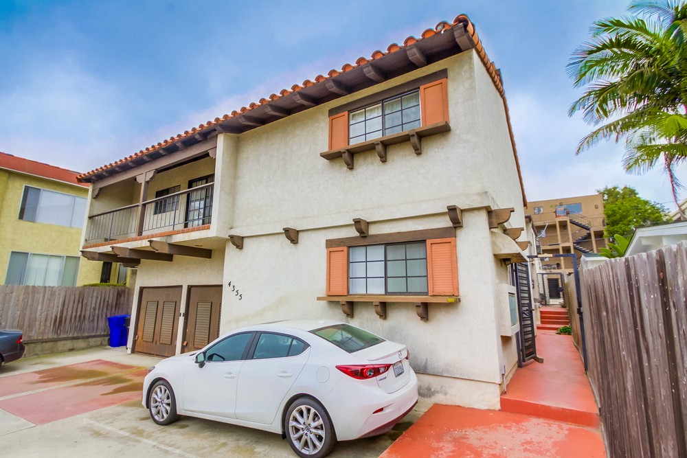Virtual tour photo 4 of 33 for 4355 Rialto St #7