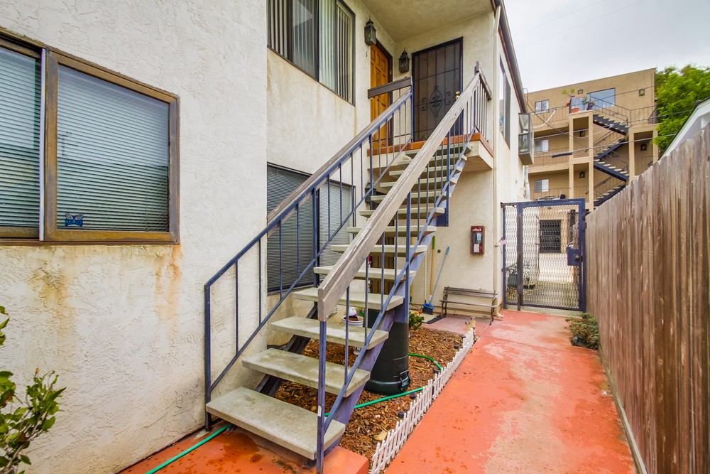Virtual tour photo 5 of 33 for 4355 Rialto St #7