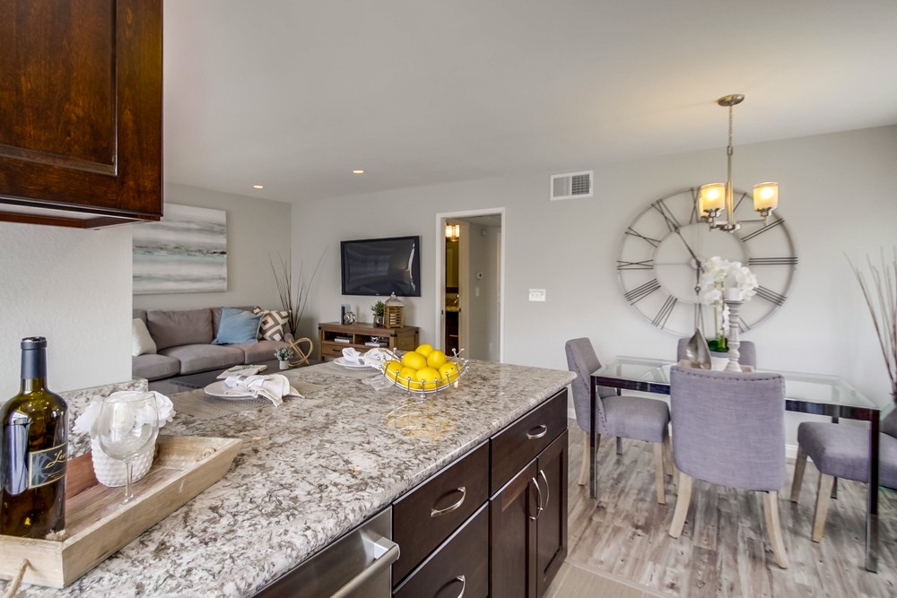 Virtual tour photo 20 of 33 for 4355 Rialto St #7