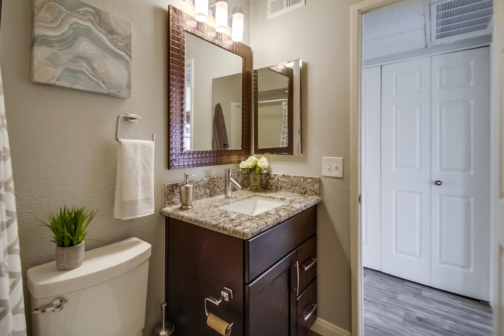 Virtual tour photo 32 of 33 for 4355 Rialto St #7