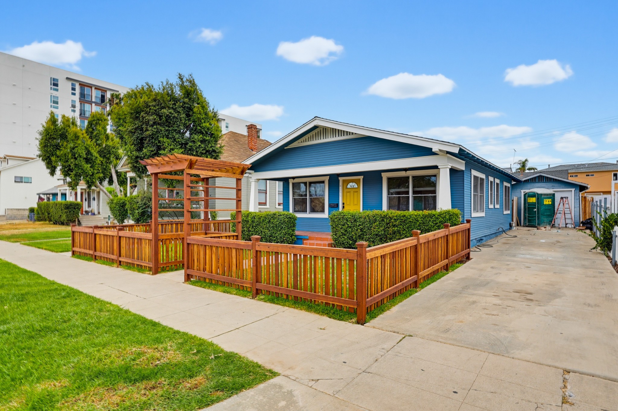 Virtual tour photo 3 of 44 for 4356 Louisiana St