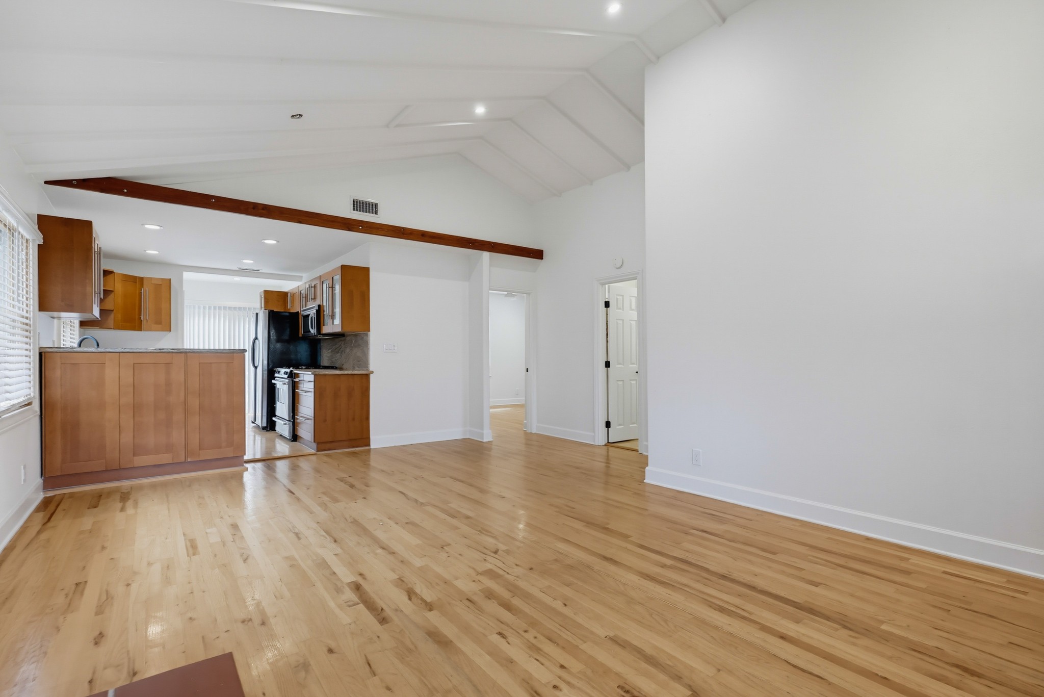 Virtual tour photo 11 of 44 for 4356 Louisiana St