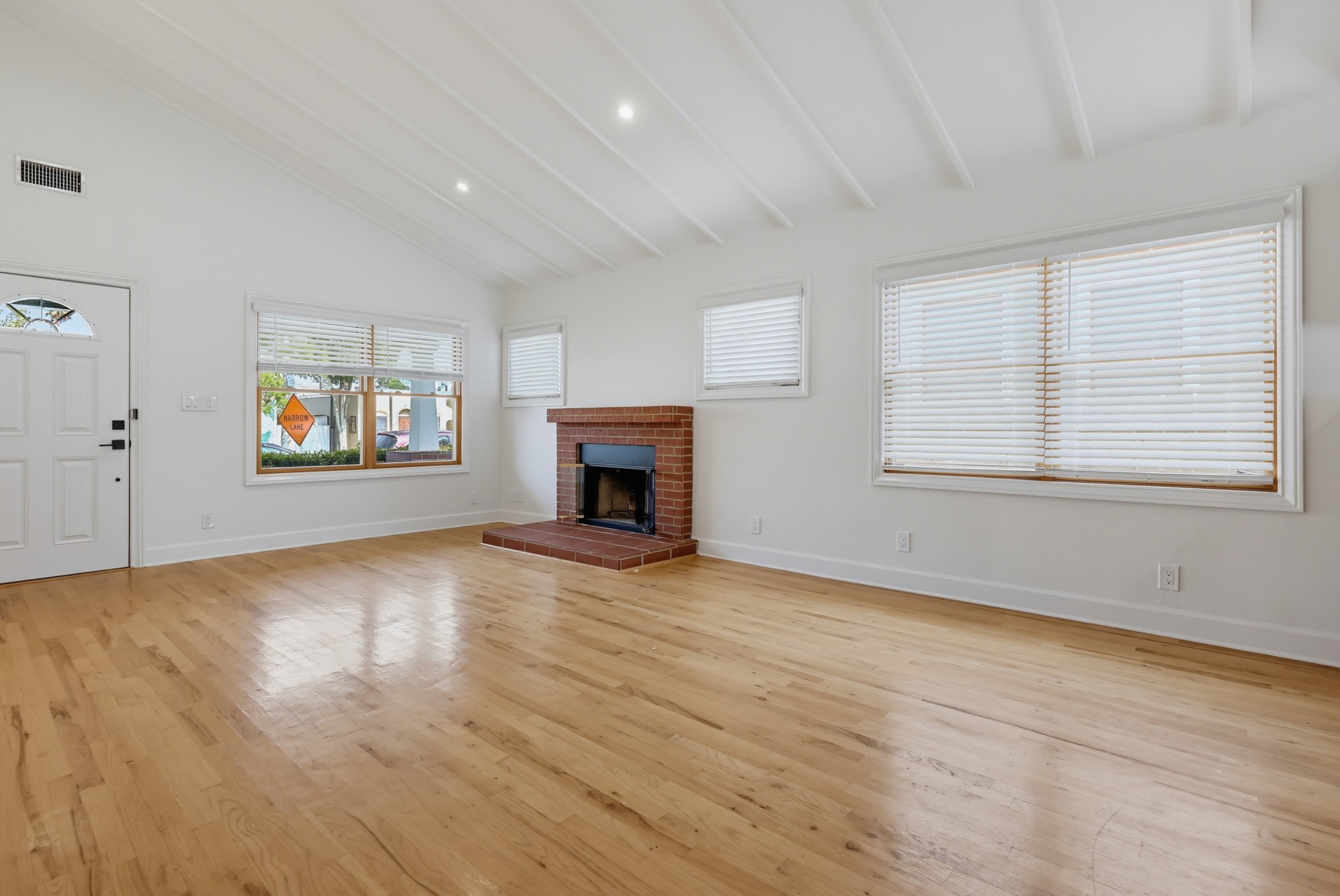 Virtual tour photo 14 of 44 for 4356 Louisiana St