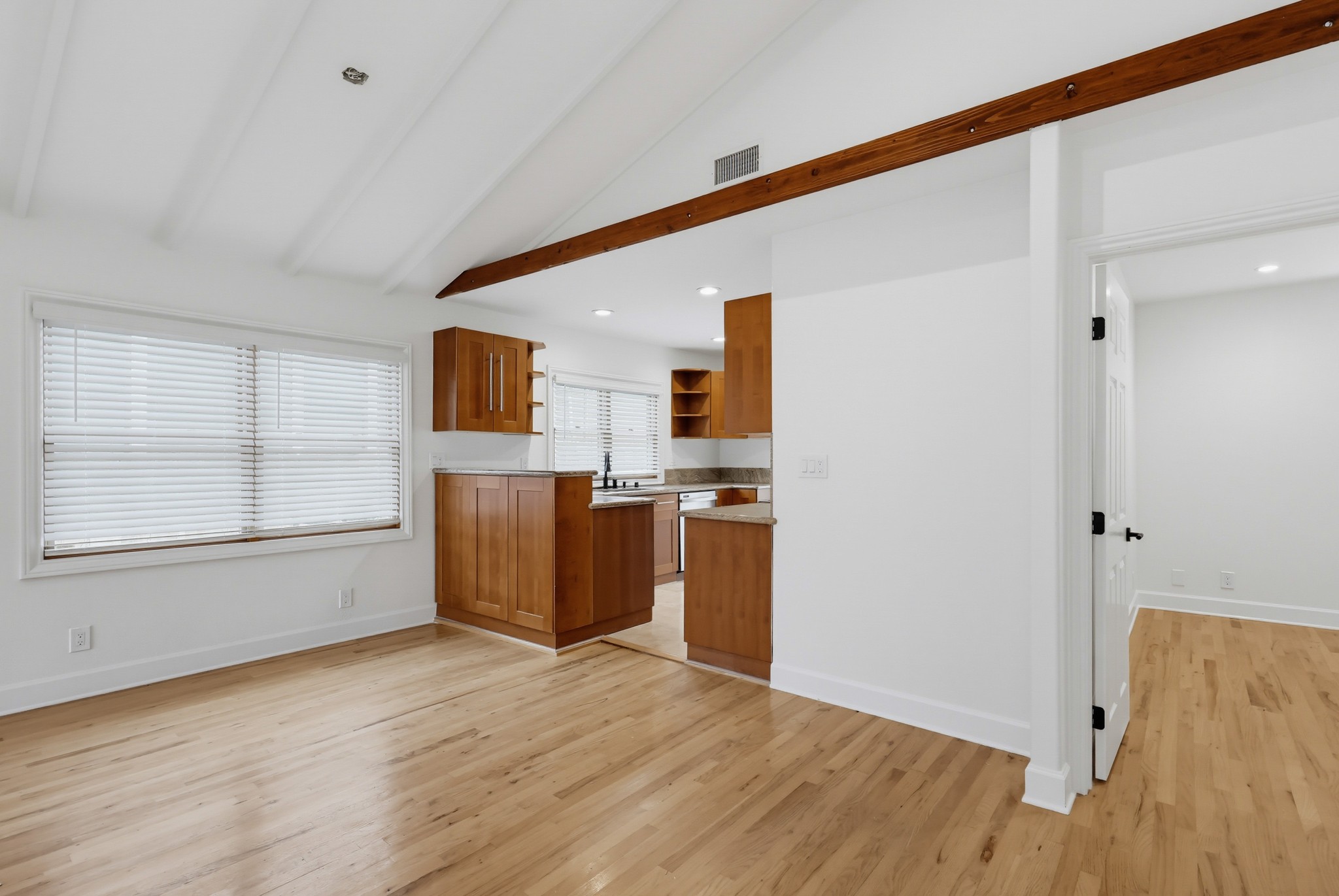 Virtual tour photo 15 of 44 for 4356 Louisiana St