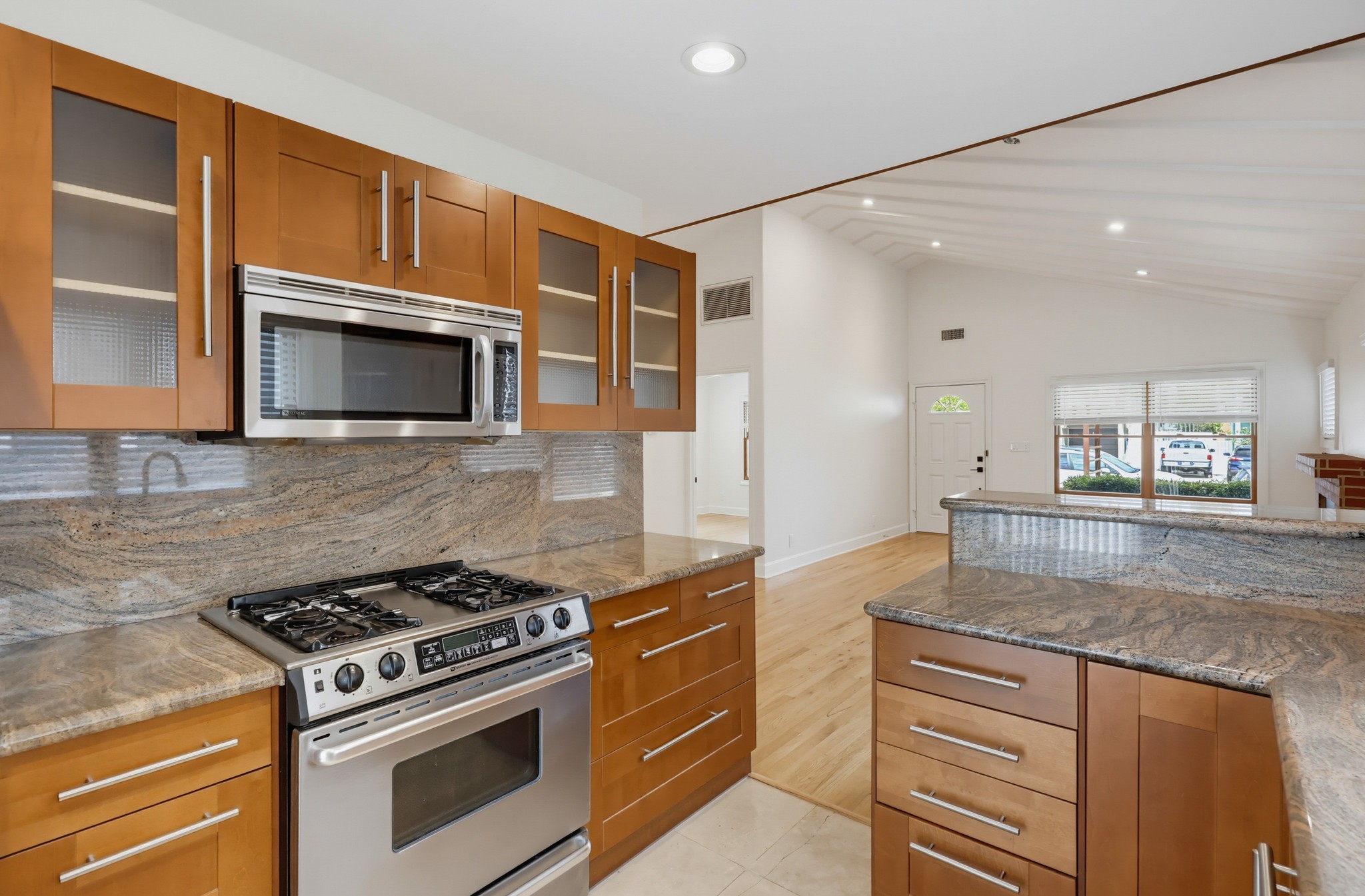 Virtual tour photo 21 of 44 for 4356 Louisiana St