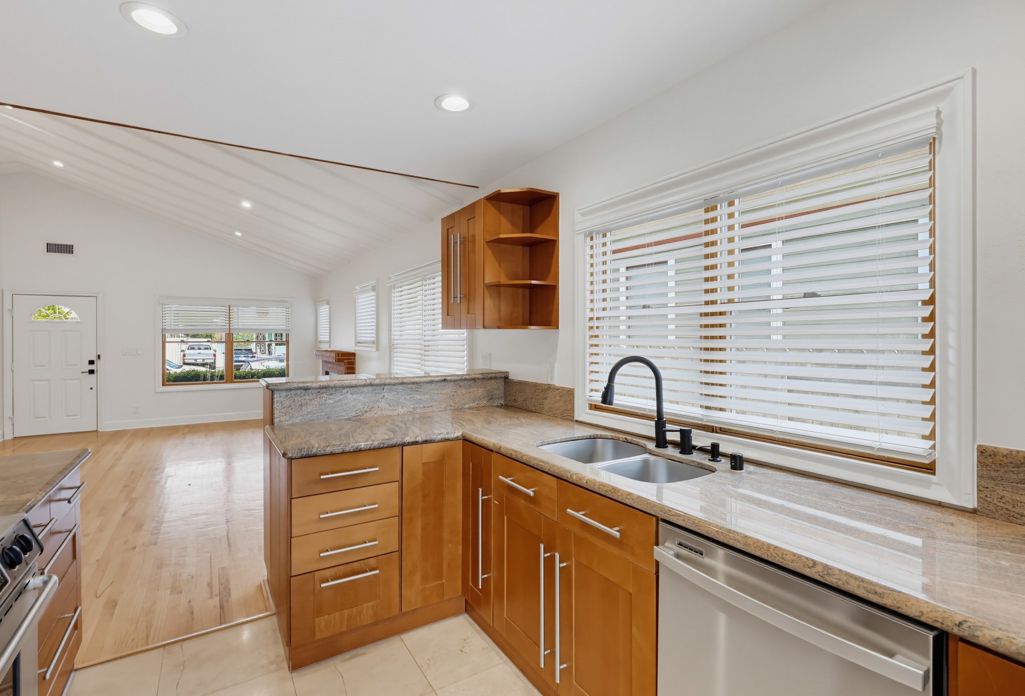 Virtual tour photo 22 of 44 for 4356 Louisiana St
