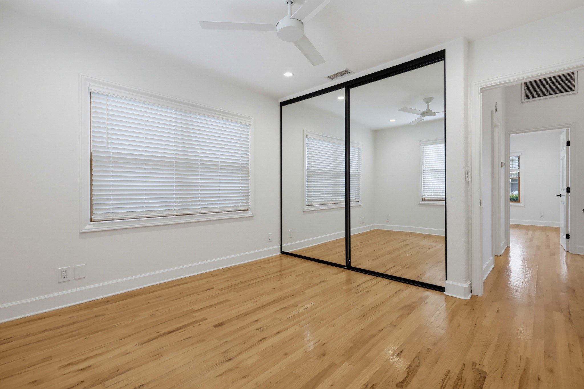 Virtual tour photo 26 of 44 for 4356 Louisiana St