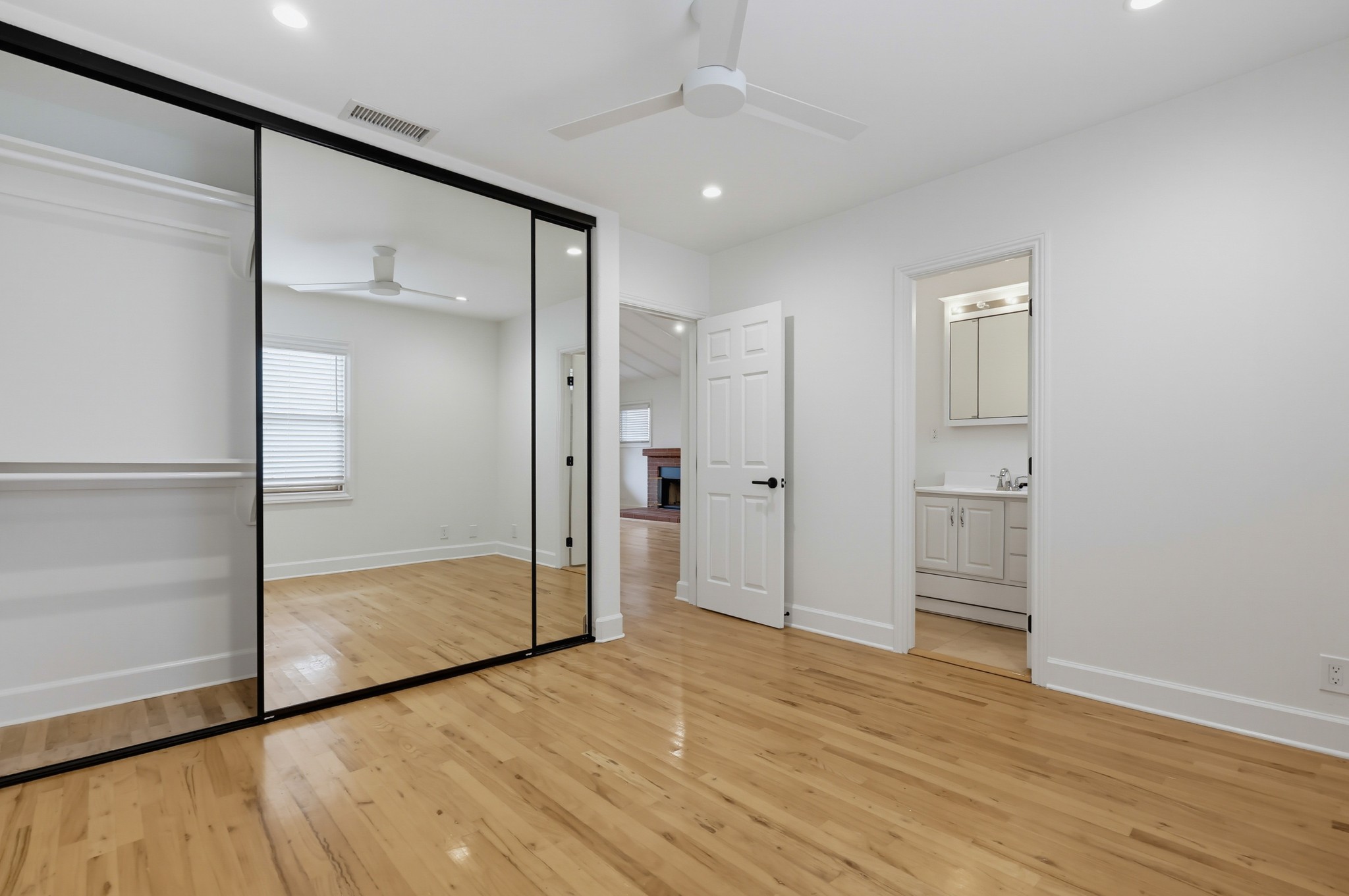 Virtual tour photo 27 of 44 for 4356 Louisiana St