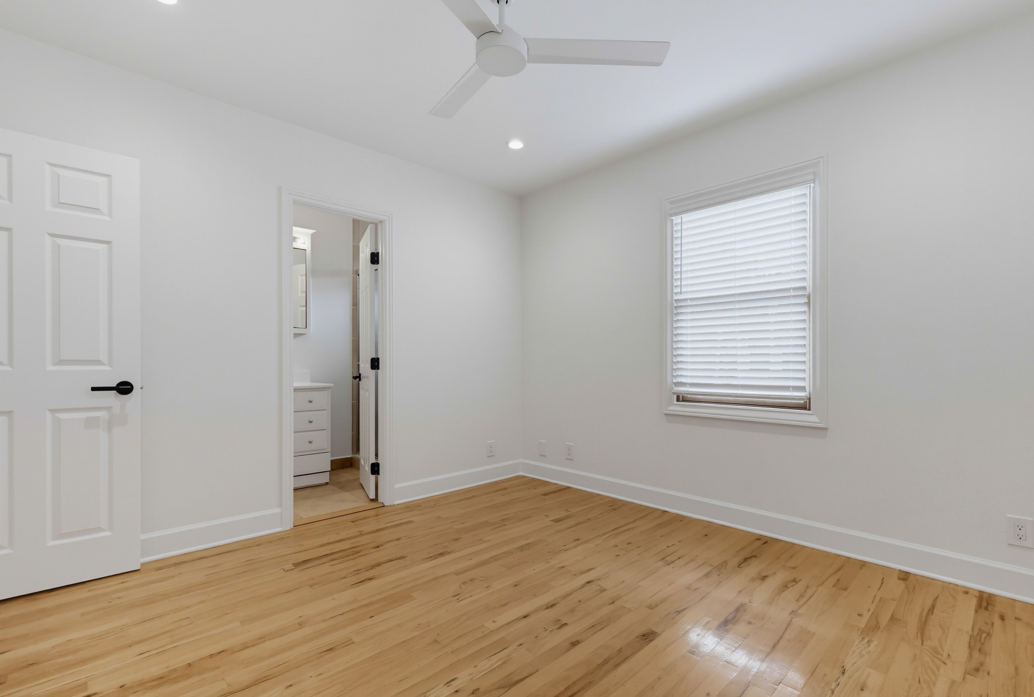 Virtual tour photo 28 of 44 for 4356 Louisiana St