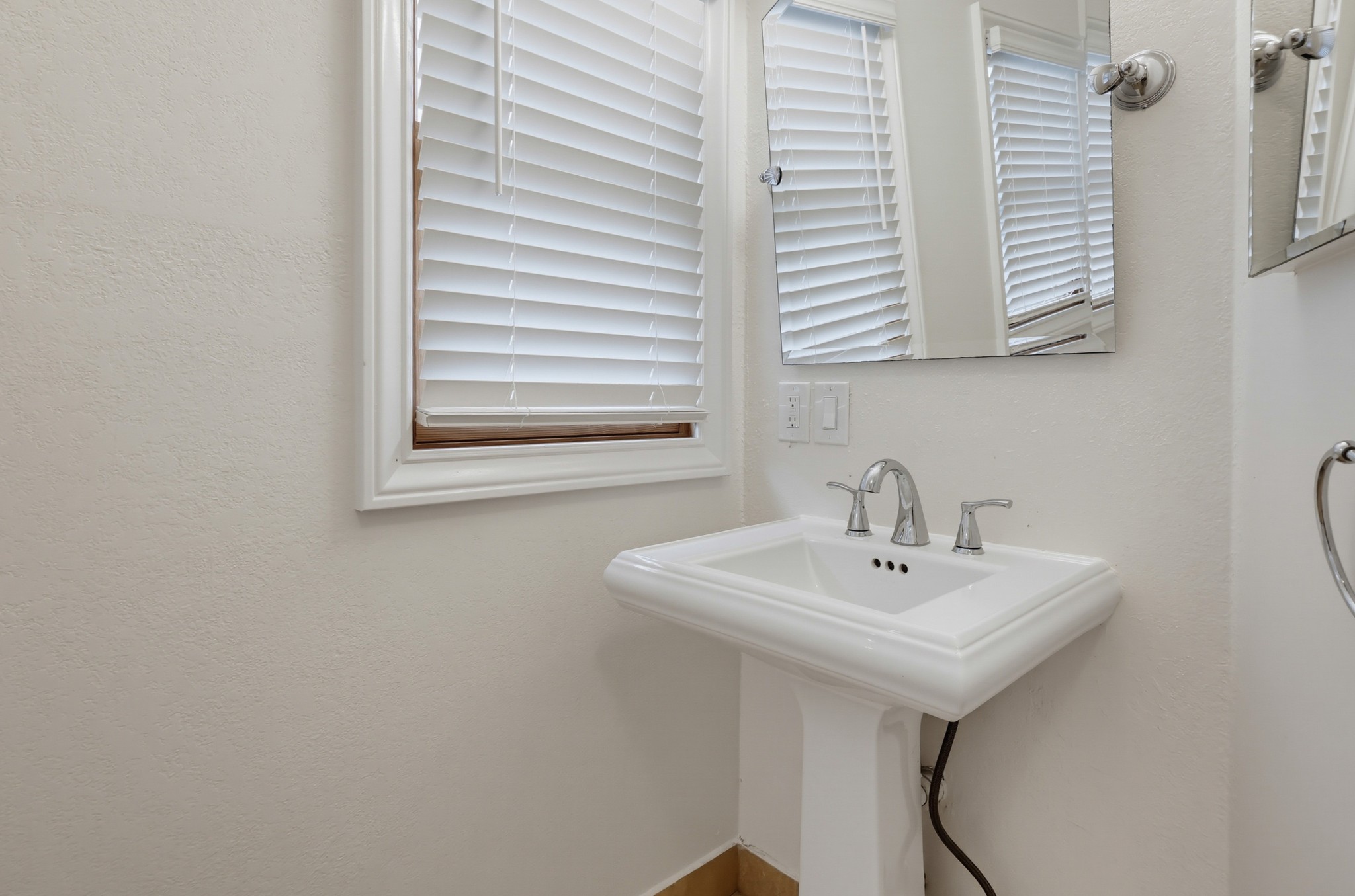 Virtual tour photo 35 of 44 for 4356 Louisiana St