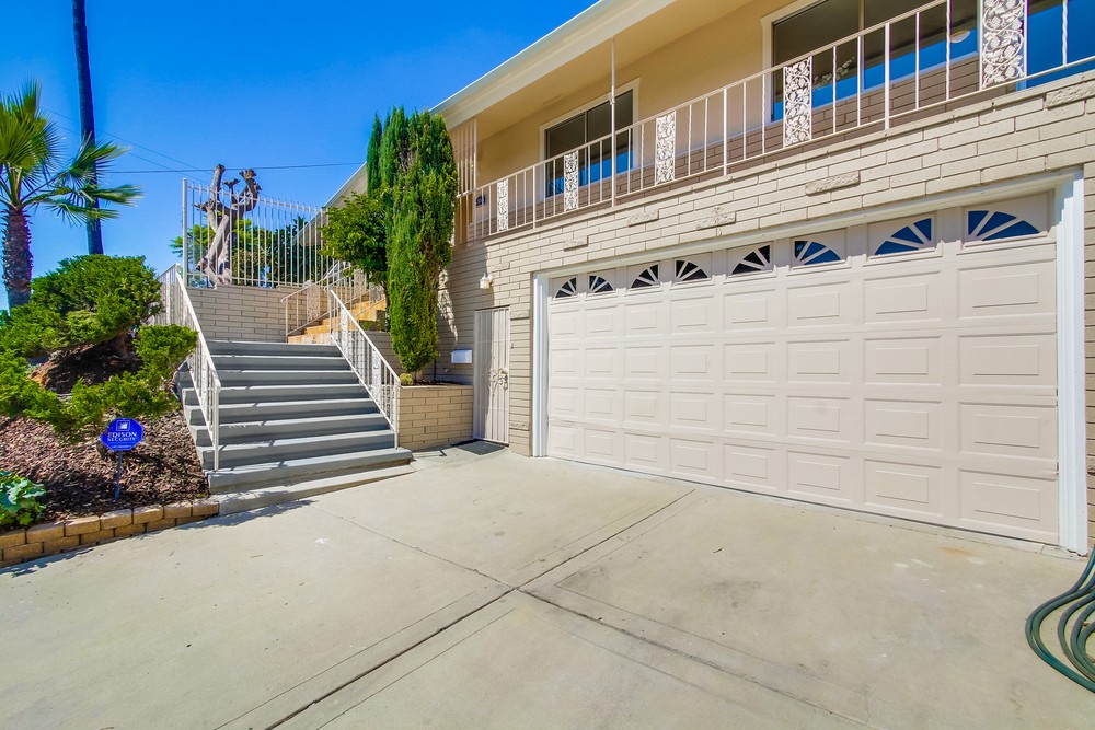 Virtual tour photo 5 of 48 for 4364 Aragon Way