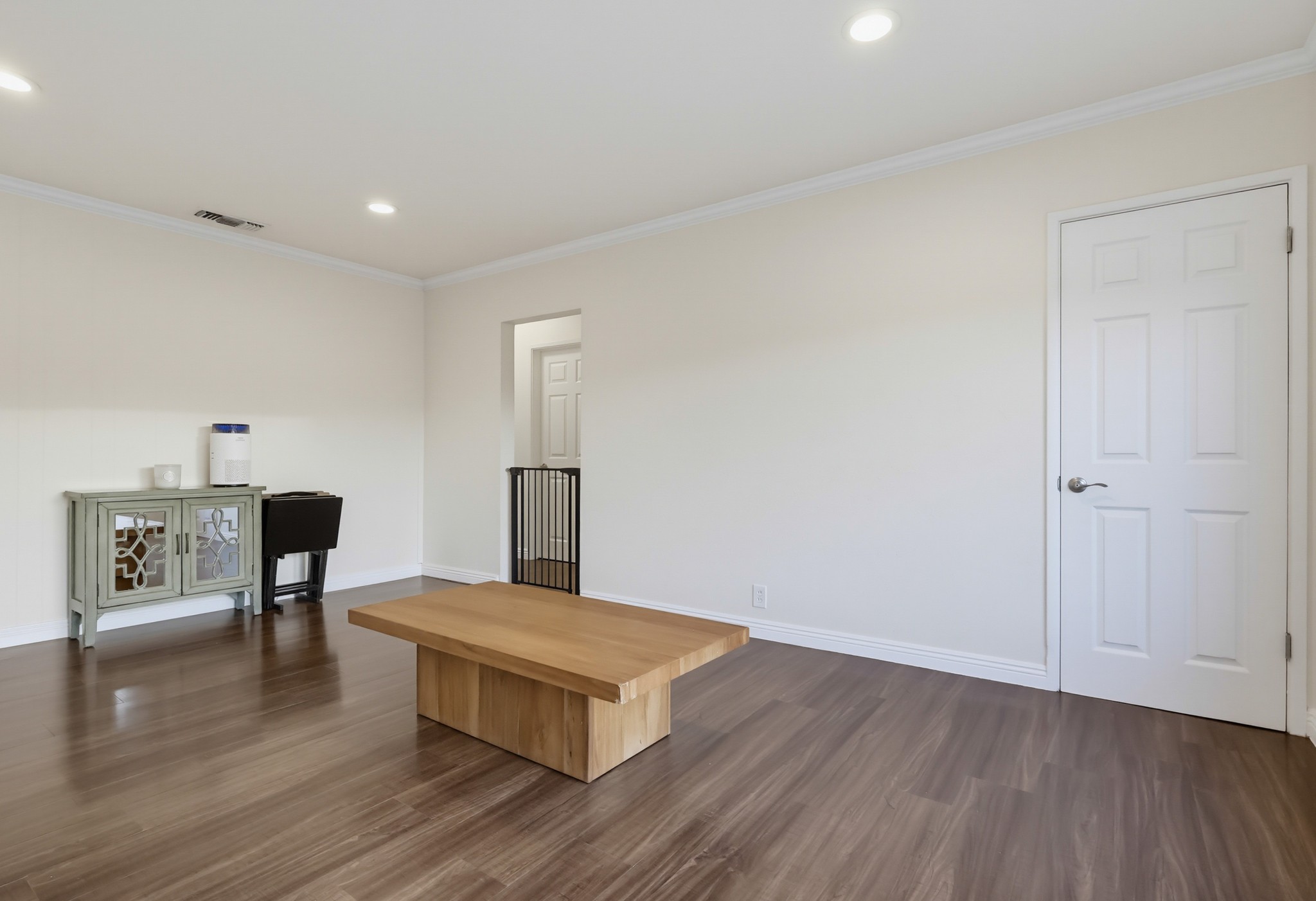 Virtual tour photo 23 of 85 for 4368 Levelside Ave