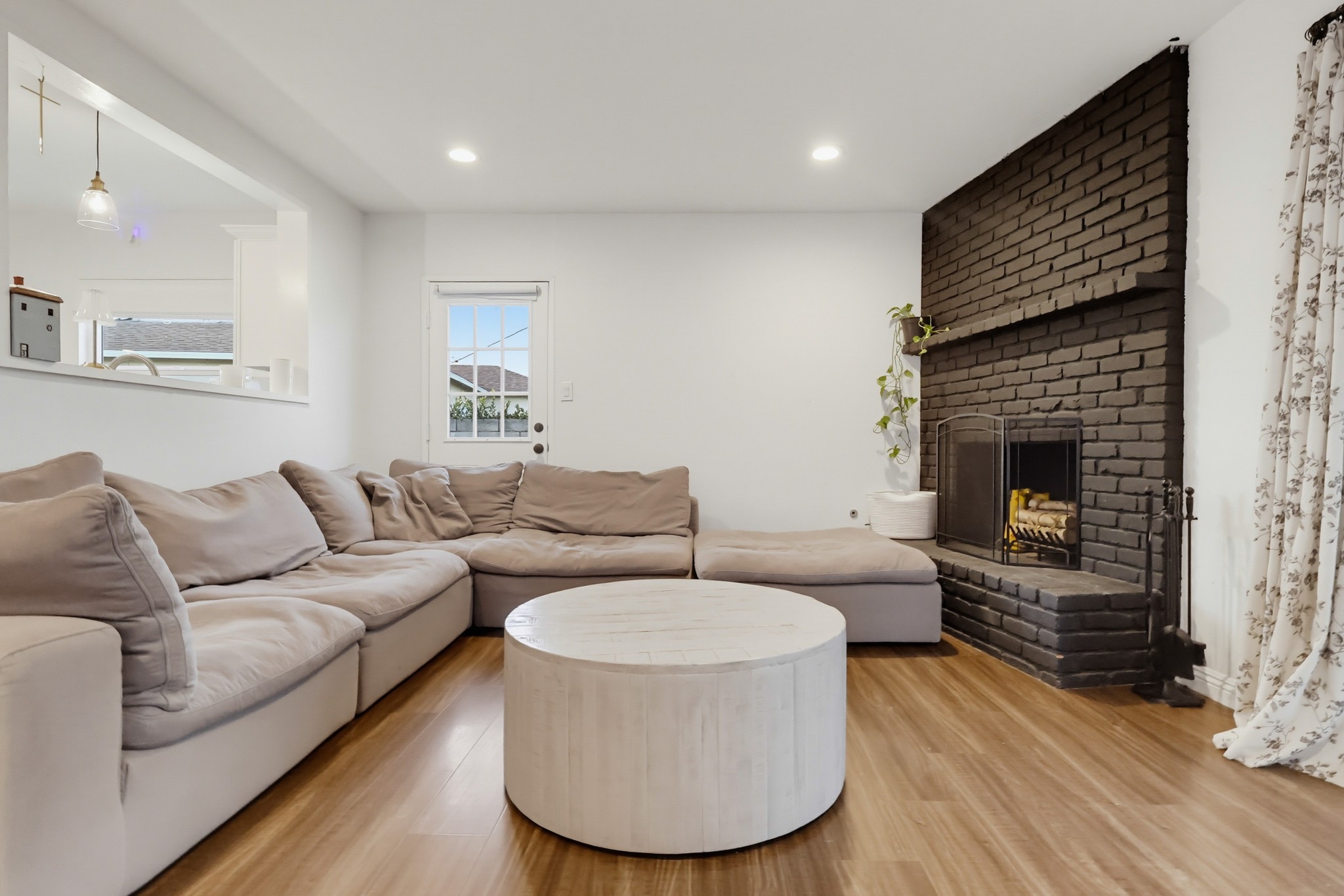 Virtual tour photo 37 of 85 for 4368 Levelside Ave