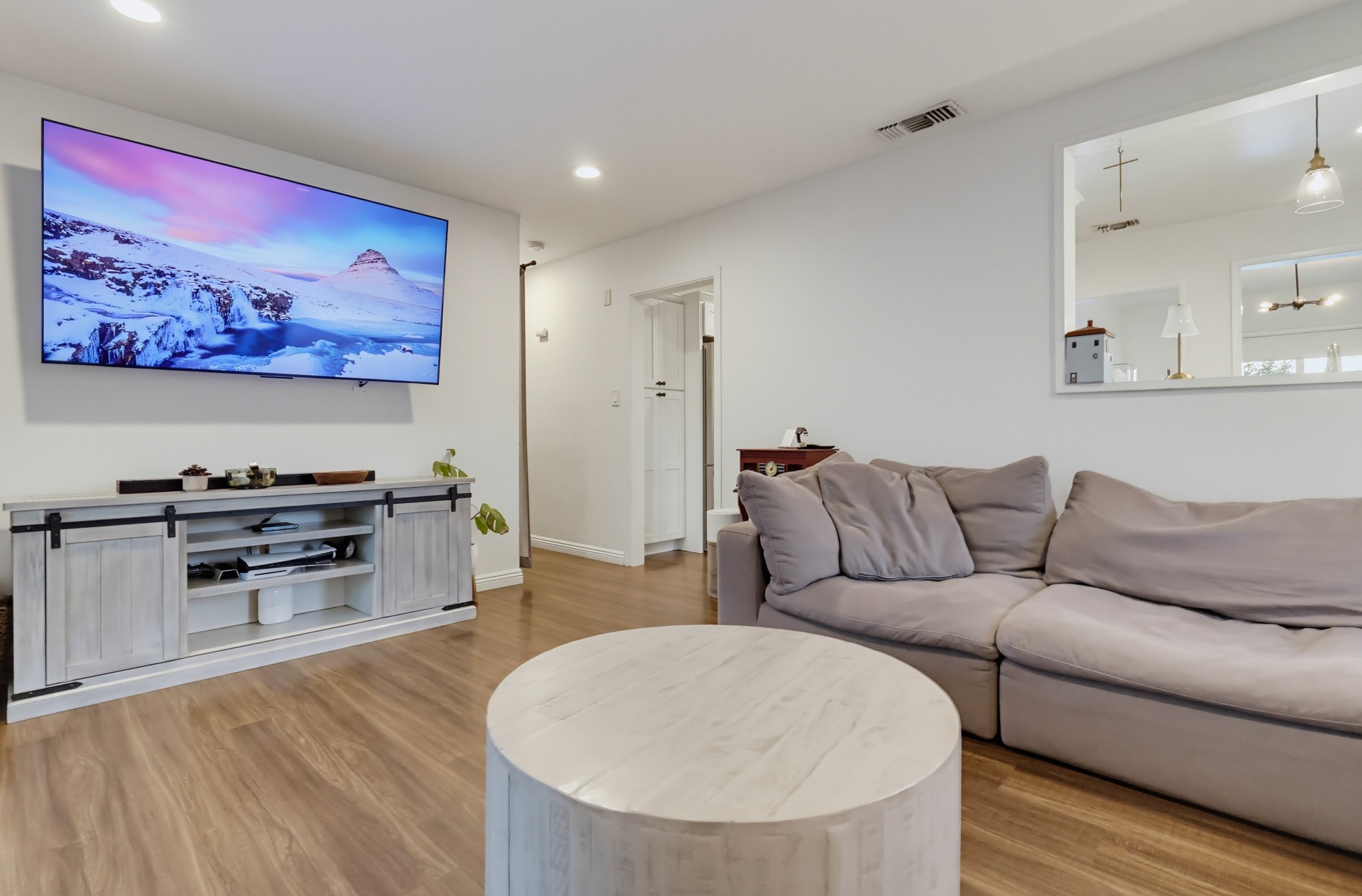 Virtual tour photo 41 of 85 for 4368 Levelside Ave