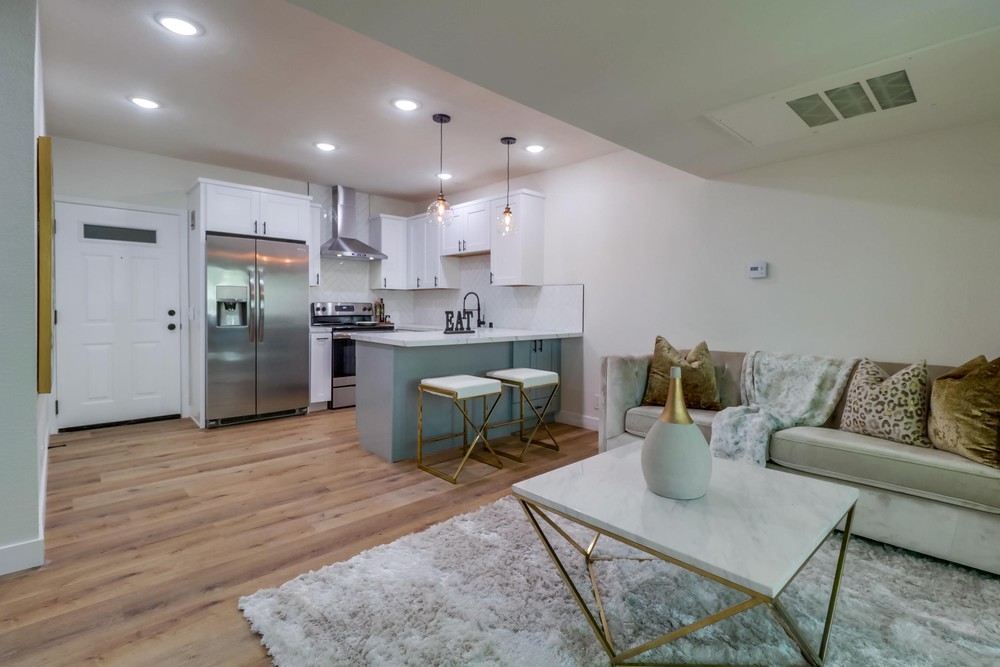 Virtual tour photo 10 of 32 for 4368 Temecula St UNIT 301