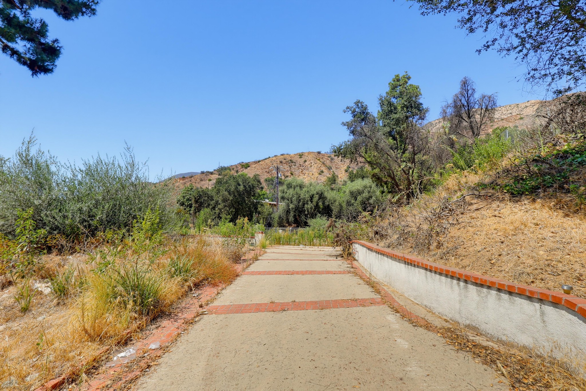 Virtual tour photo 8 of 38 for 437 Devonwood Rd
