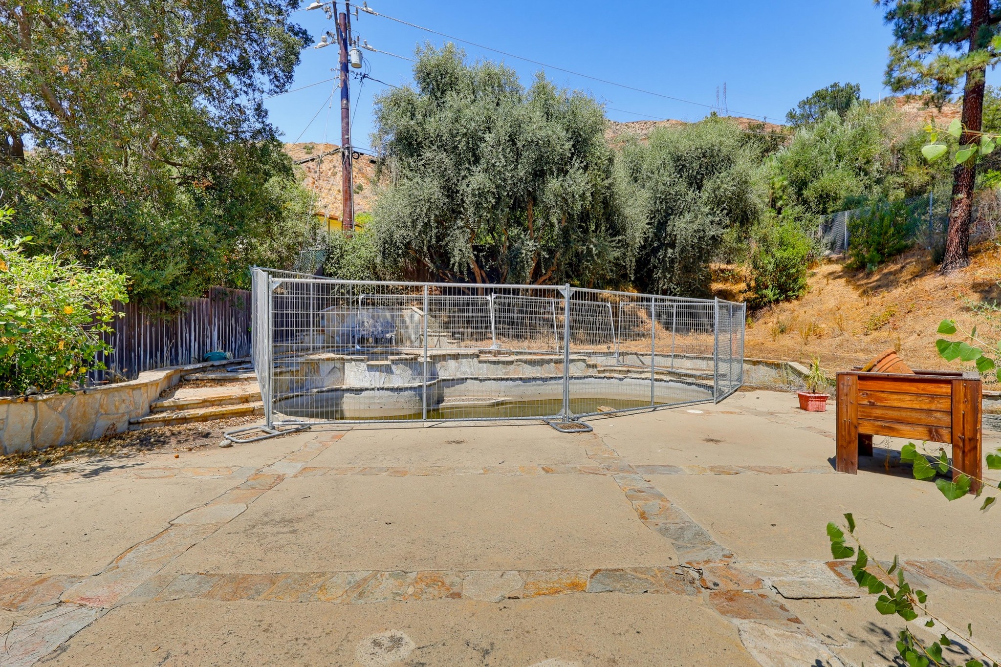 Virtual tour photo 21 of 38 for 437 Devonwood Rd