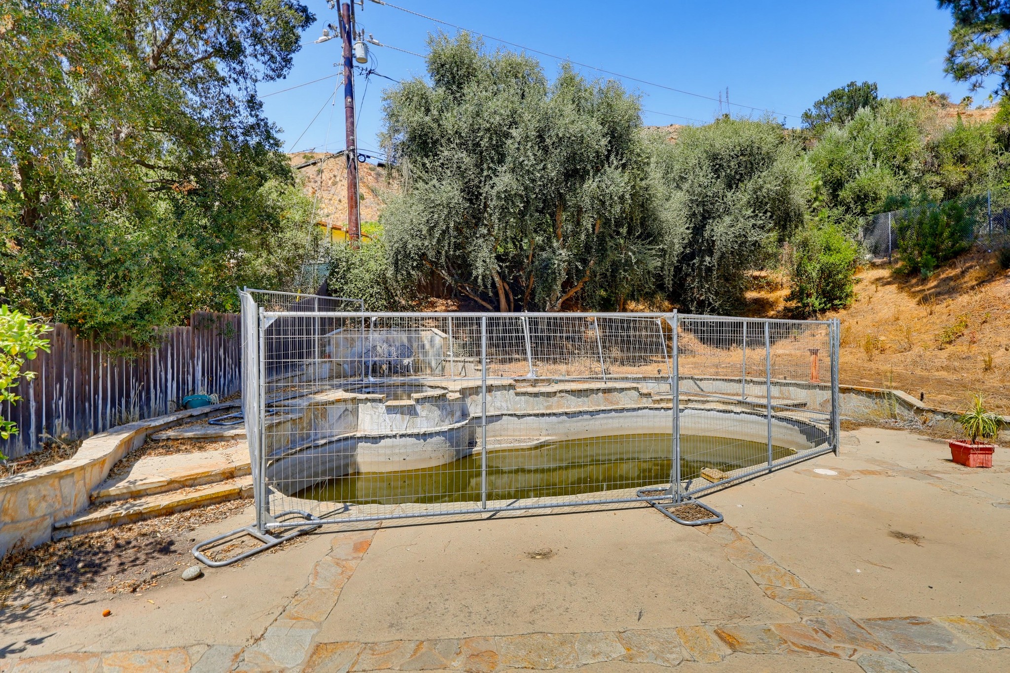 Virtual tour photo 22 of 38 for 437 Devonwood Rd