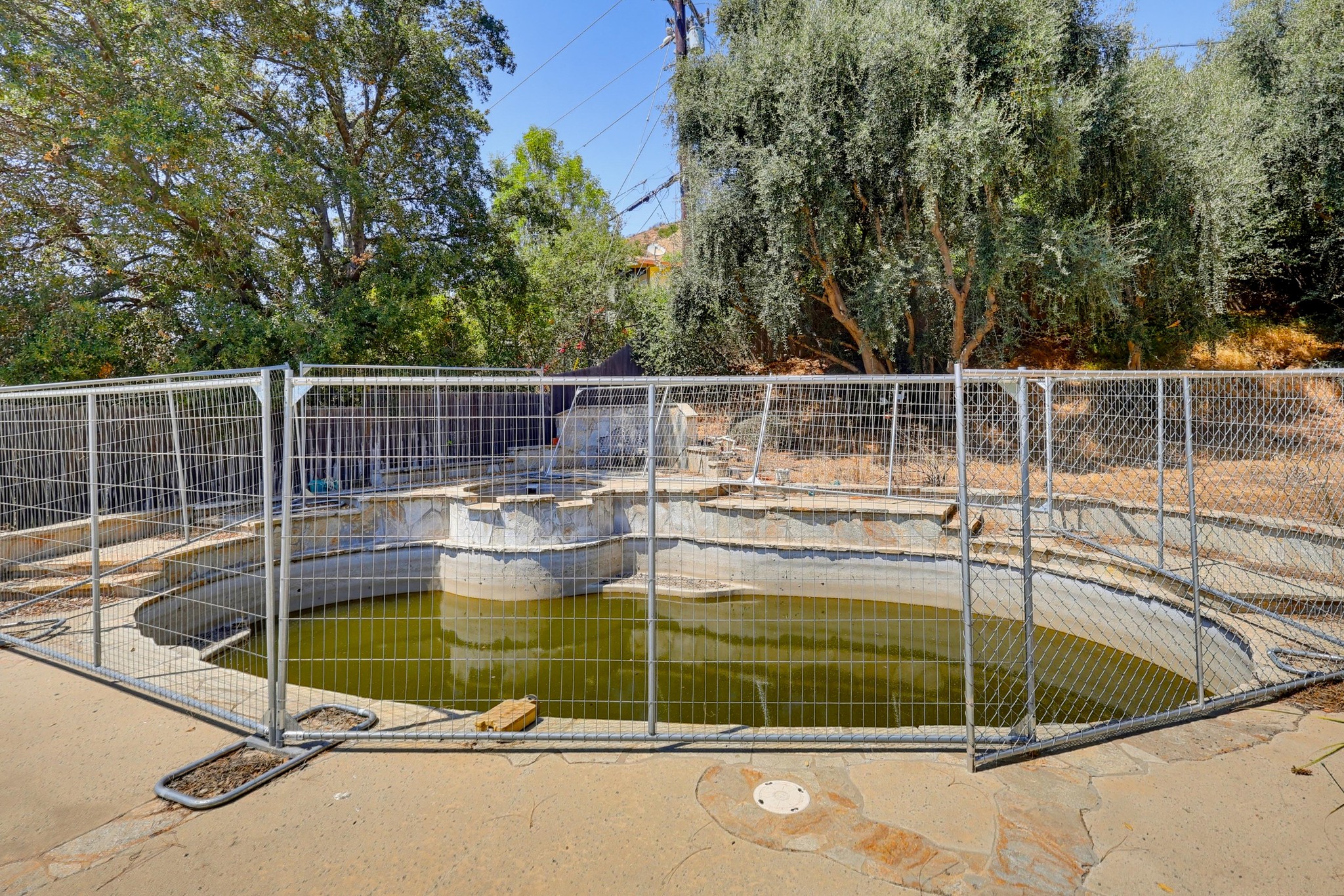 Virtual tour photo 26 of 38 for 437 Devonwood Rd