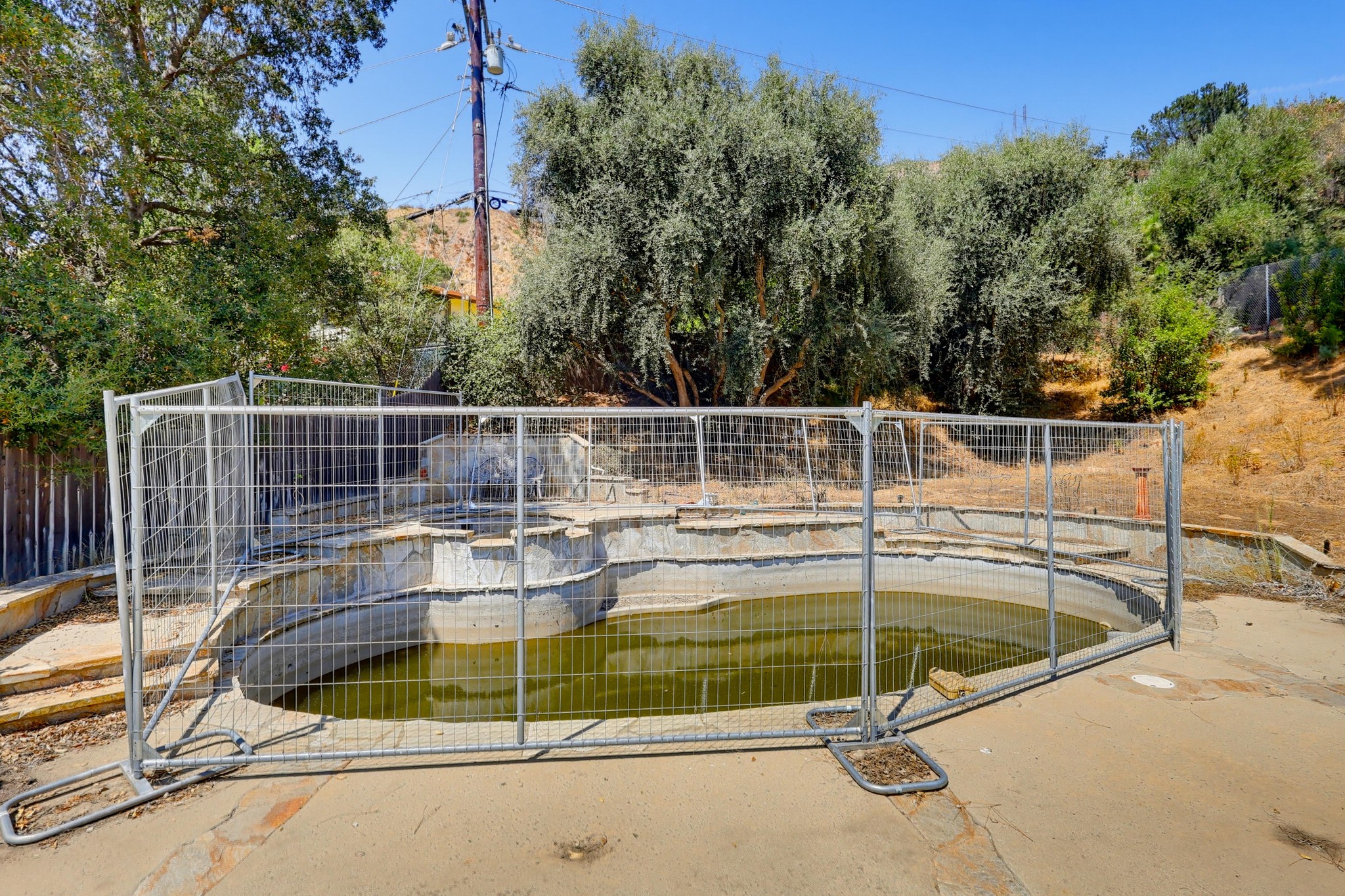 Virtual tour photo 35 of 38 for 437 Devonwood Rd