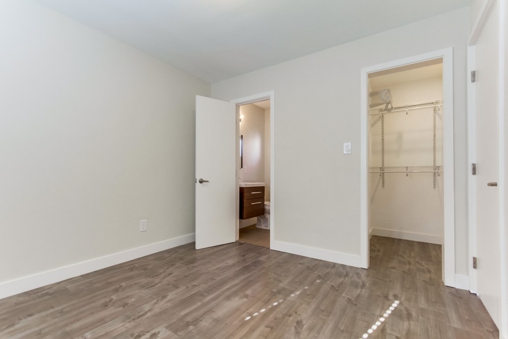 Virtual tour photo 35 of 43 for 4373 51st St