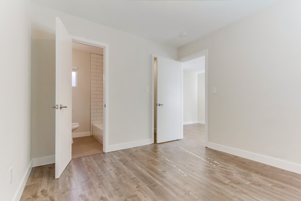 Virtual tour photo 36 of 43 for 4373 51st St