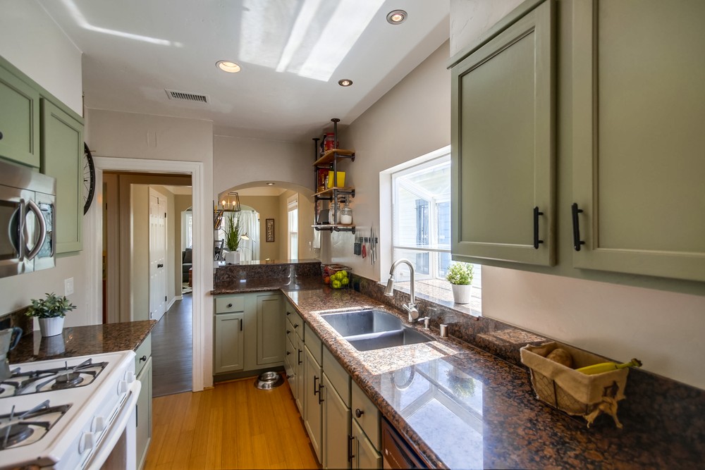 Virtual tour photo 31 of 58 for 4378 Cherokee Ave