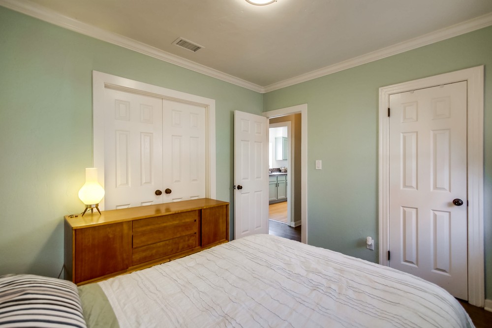Virtual tour photo 36 of 58 for 4378 Cherokee Ave